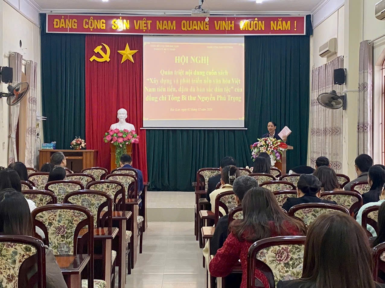 Đảng ủy Sở Tư pháp tổ chức Hội nghị quán triệt nội dung cuốn sách “Xây dựng và phát triển nền văn hóa Việt Nam tiên tiến, đậm đà bản sắc dân tộc” của đồng chí Tổng Bí thư Nguyễn Phú Trọng