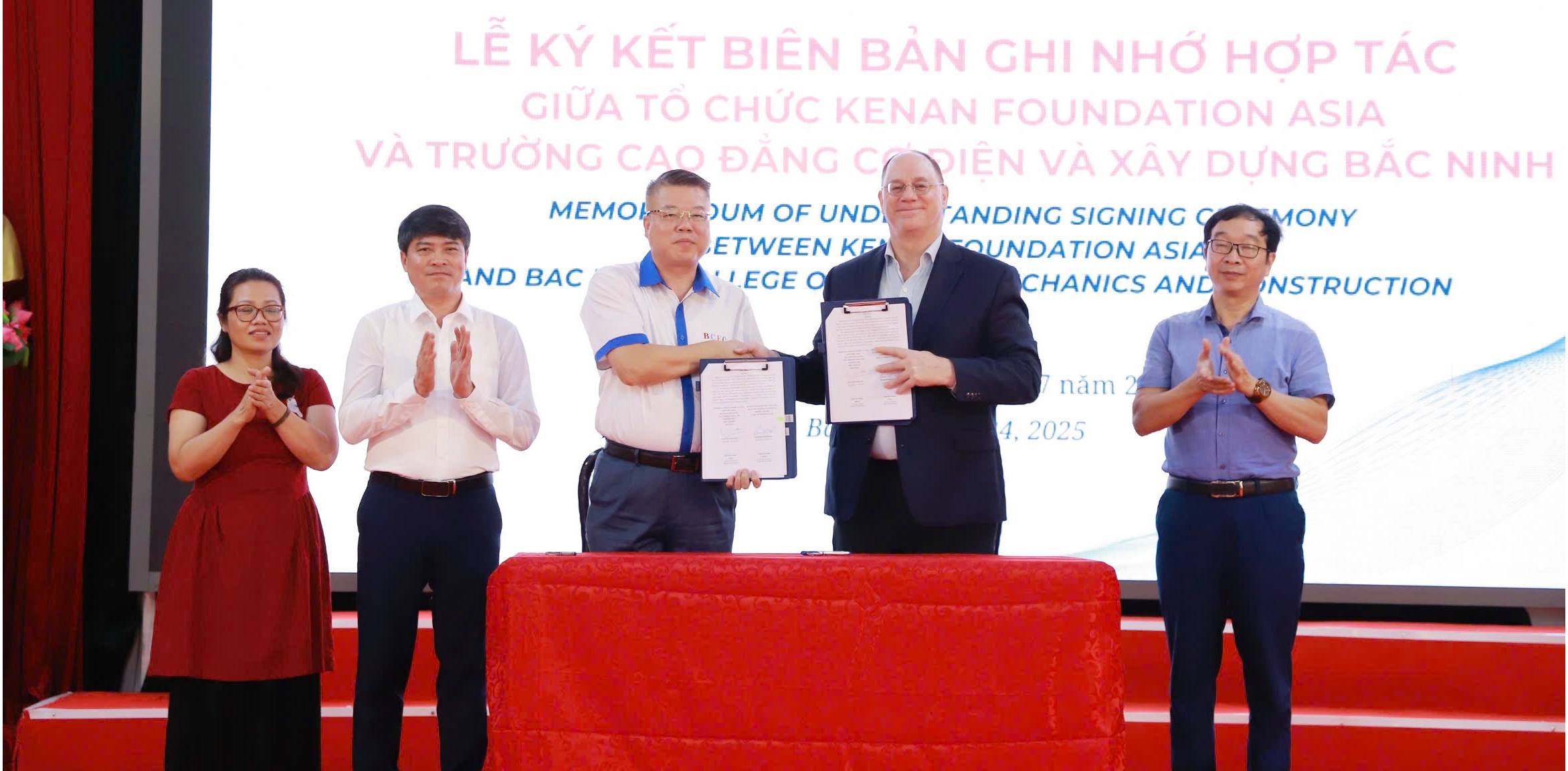 Lễ khởi động Dự án hợp tác quốc tế “Thu hẹp khoảng cách về kiến thức và kỹ năng nghề cho sinh viên Việt Nam”