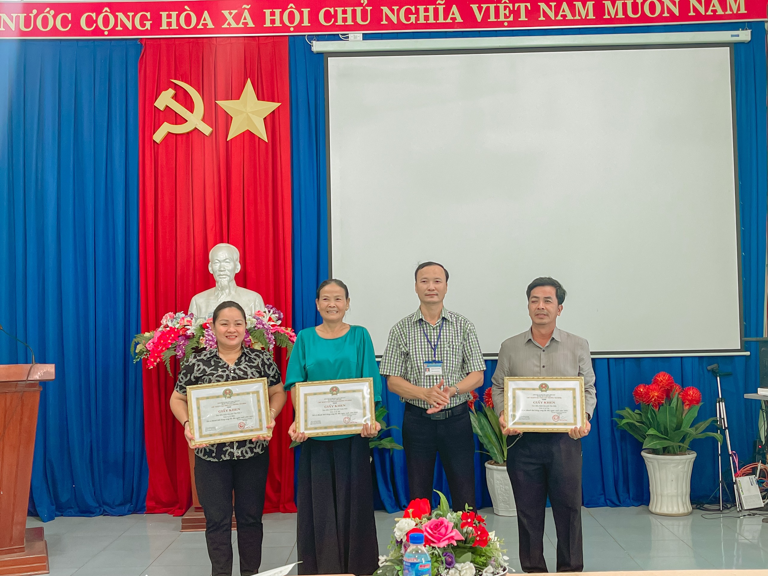 anh tin bai