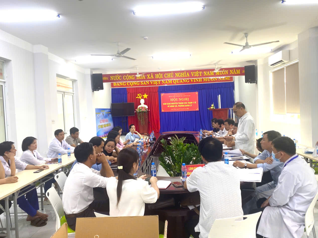 HỘI NGHỊ BÀN GIAO NGUYÊN TRẠNG TRẠM Y TẾ VỀ UBND XÃ, PHƯỜNG QUẢN LÝ 