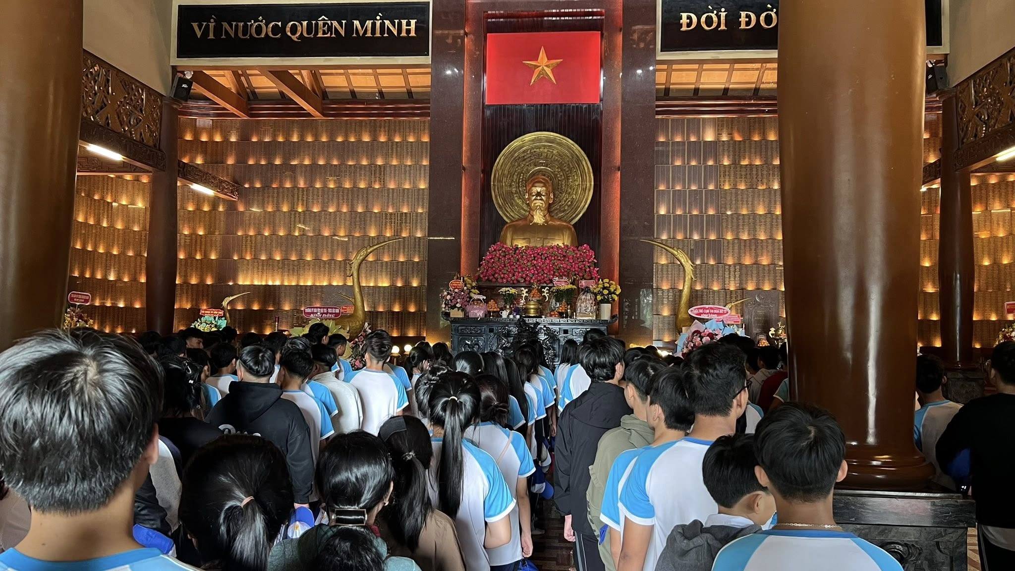 Hoạt động về nguồn: Khu di tích địa đạo Củ Chi