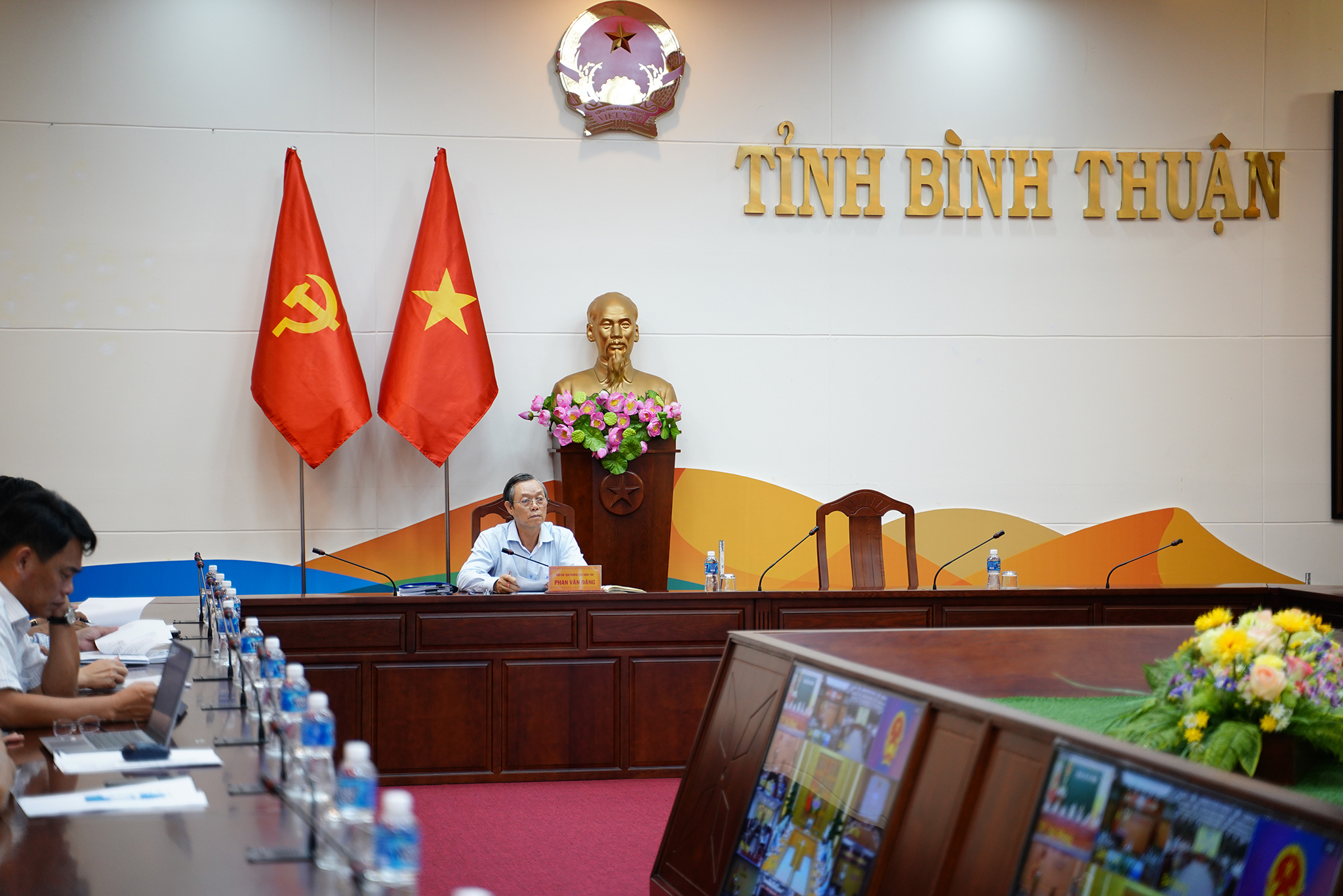 Anh-tin-bai