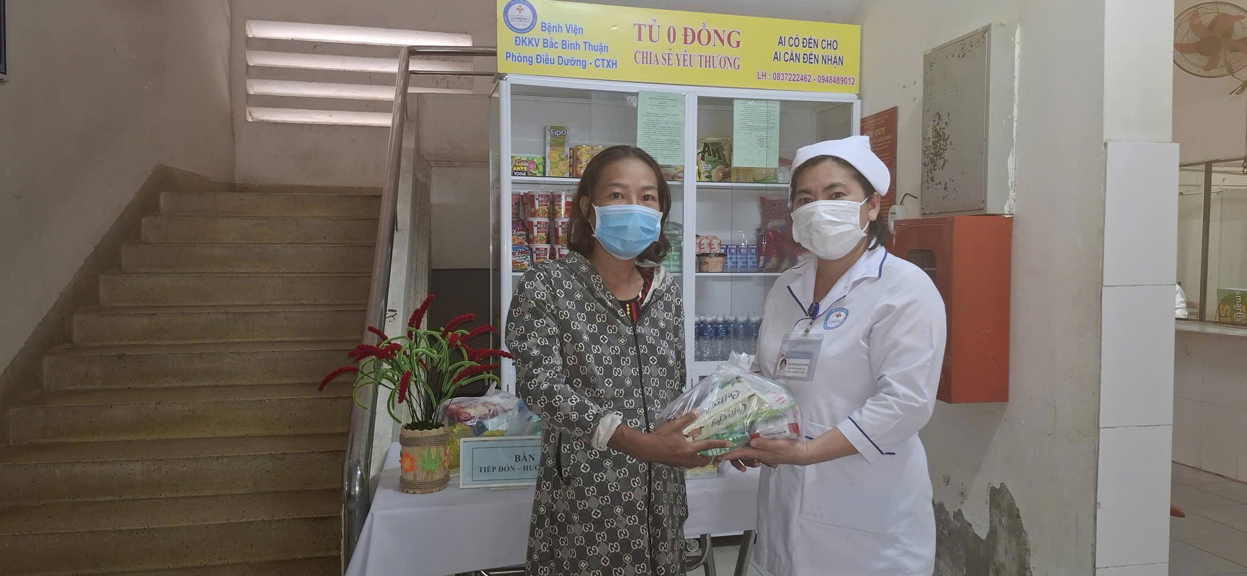 Bệnh viện Đa khoa Khu vực Bắc Bình Thuận: Khai trương “Tủ 0 đồng” chia sẻ yêu thương