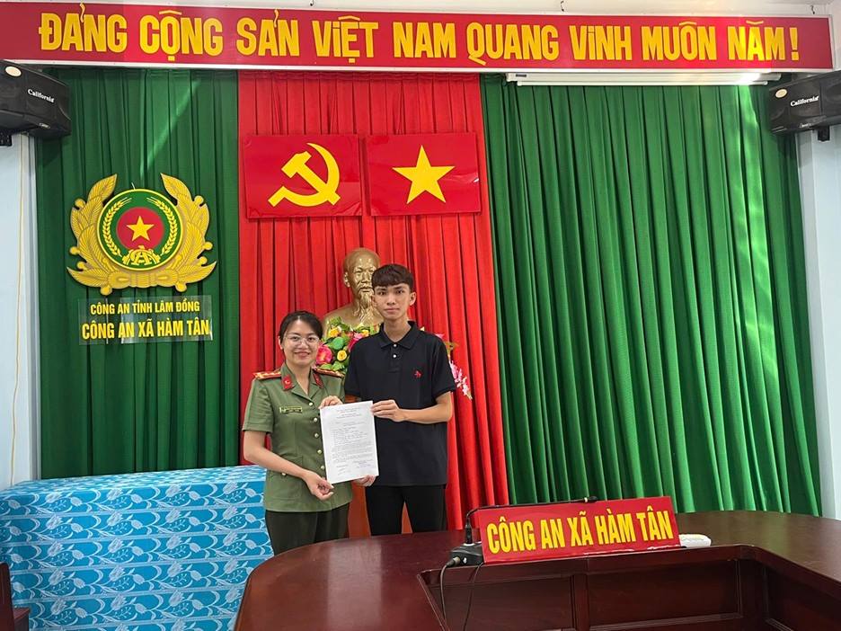 Anh-tin-bai