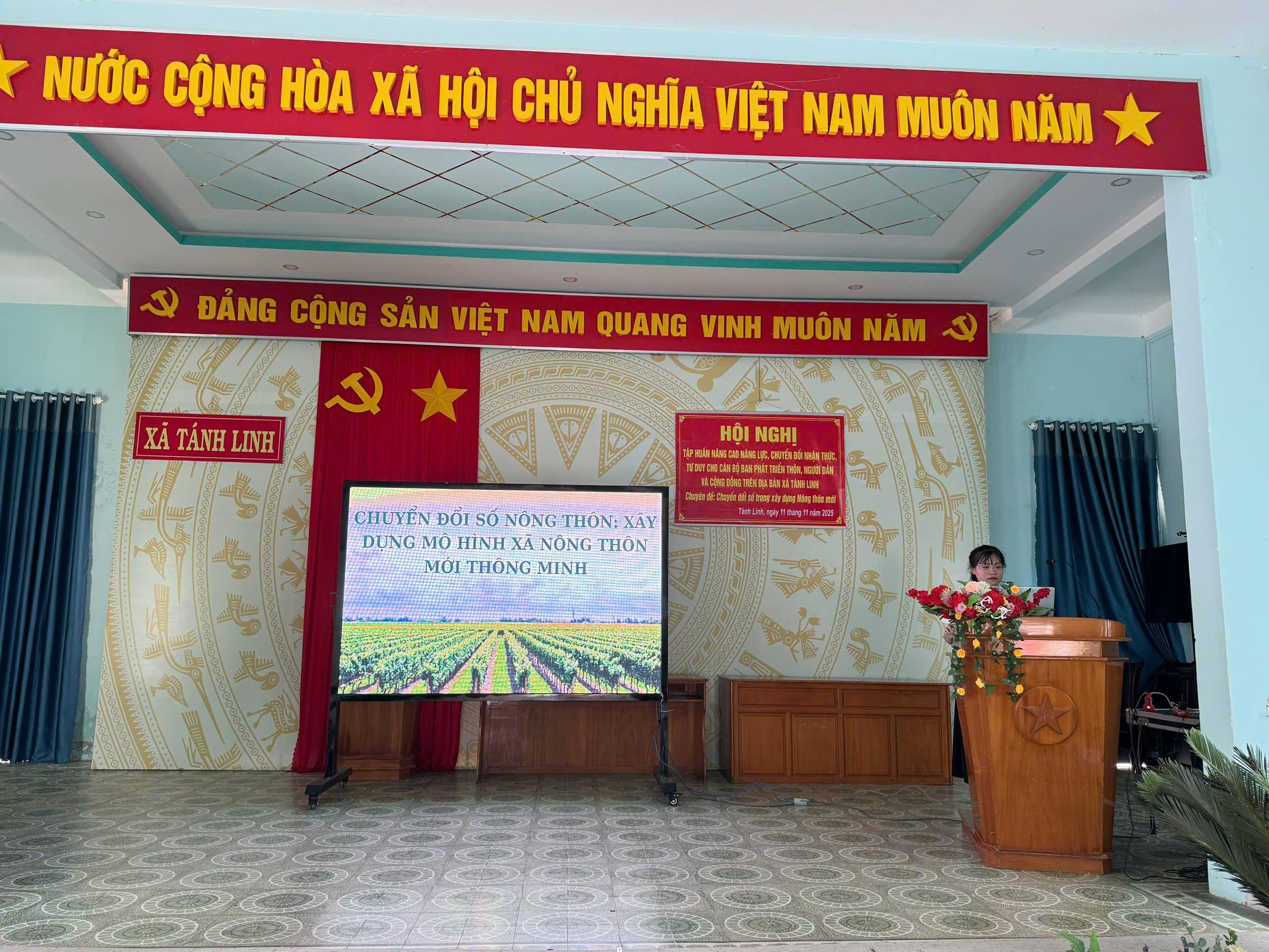 PHÒNG KINH TẾ TỔ CHỨC HỘI NGHỊ TẬP HUẤN NÂNG CAO NĂNG LỰC, CHUYỂN ĐỔI NHẬN THỨC, TƯ DUY TRONG XÂY DỰNG NÔNG THÔN MỚI