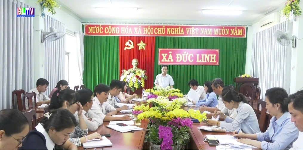Lãnh đạo UBND xã Đức Linh làm việc với phòng kinh tế