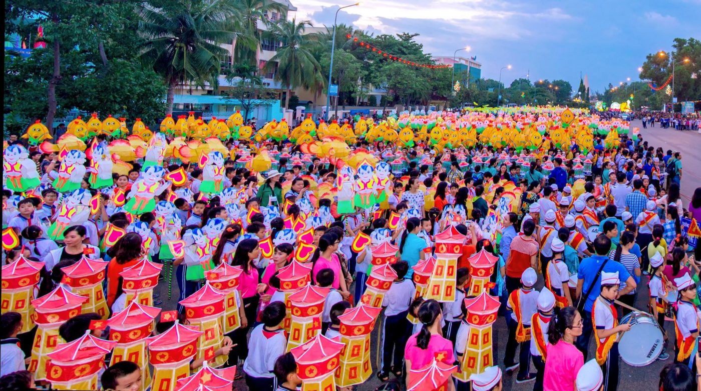 https://flatworldagency.com/wp-content/uploads/2020/09/to-chuc-le-hoi-trung-thu-1400x782.jpg