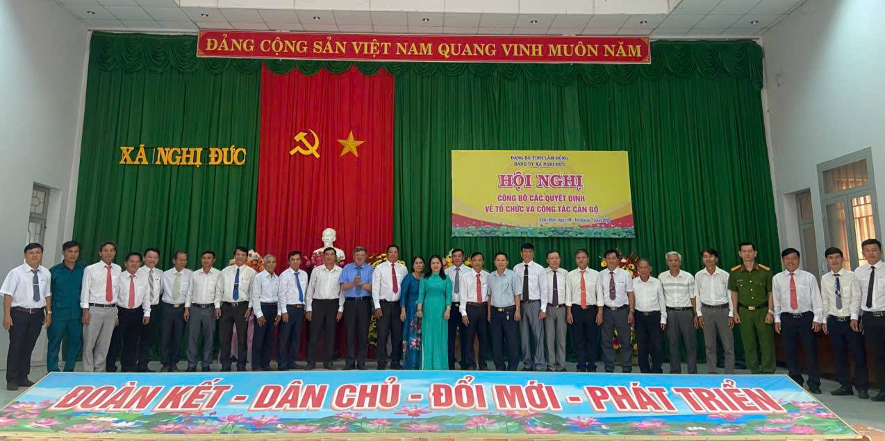  Đảng ủy xã Nghị Đức tổ chức Hội nghị công bố quyết định thành lập các chi bộ trực thuộc Đảng bộ xã và chỉ định các chức danh của chi bộ.