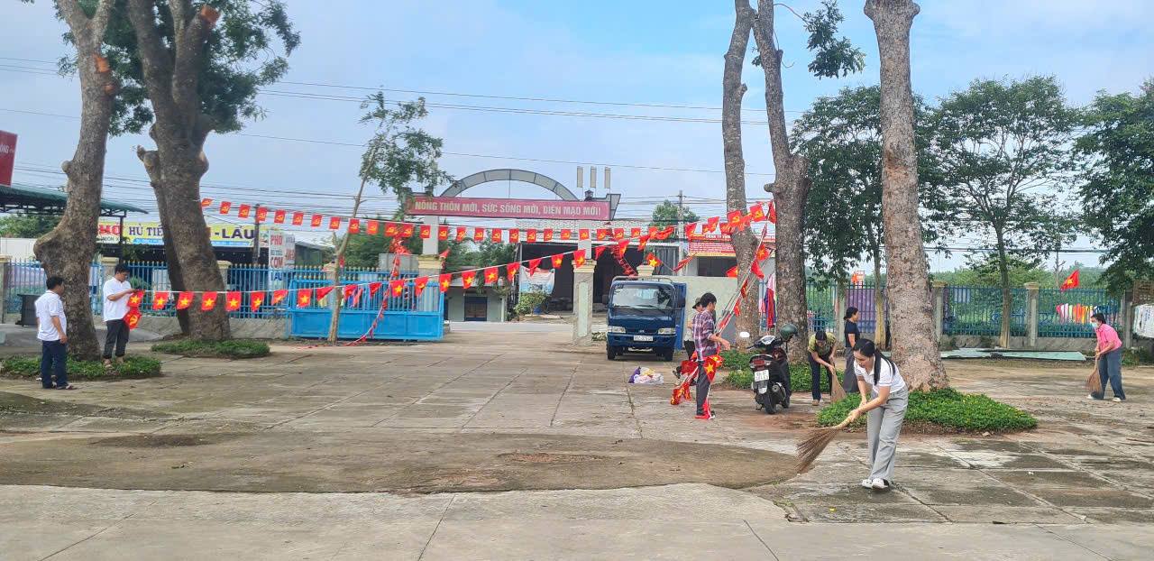 Phát động phong trào dọn dẹp vệ sinh môi trường chào mừng Đại hội Đảng bộ xã Suối Kiết lần thứ I, nhiệm kỳ 2025 - 2030