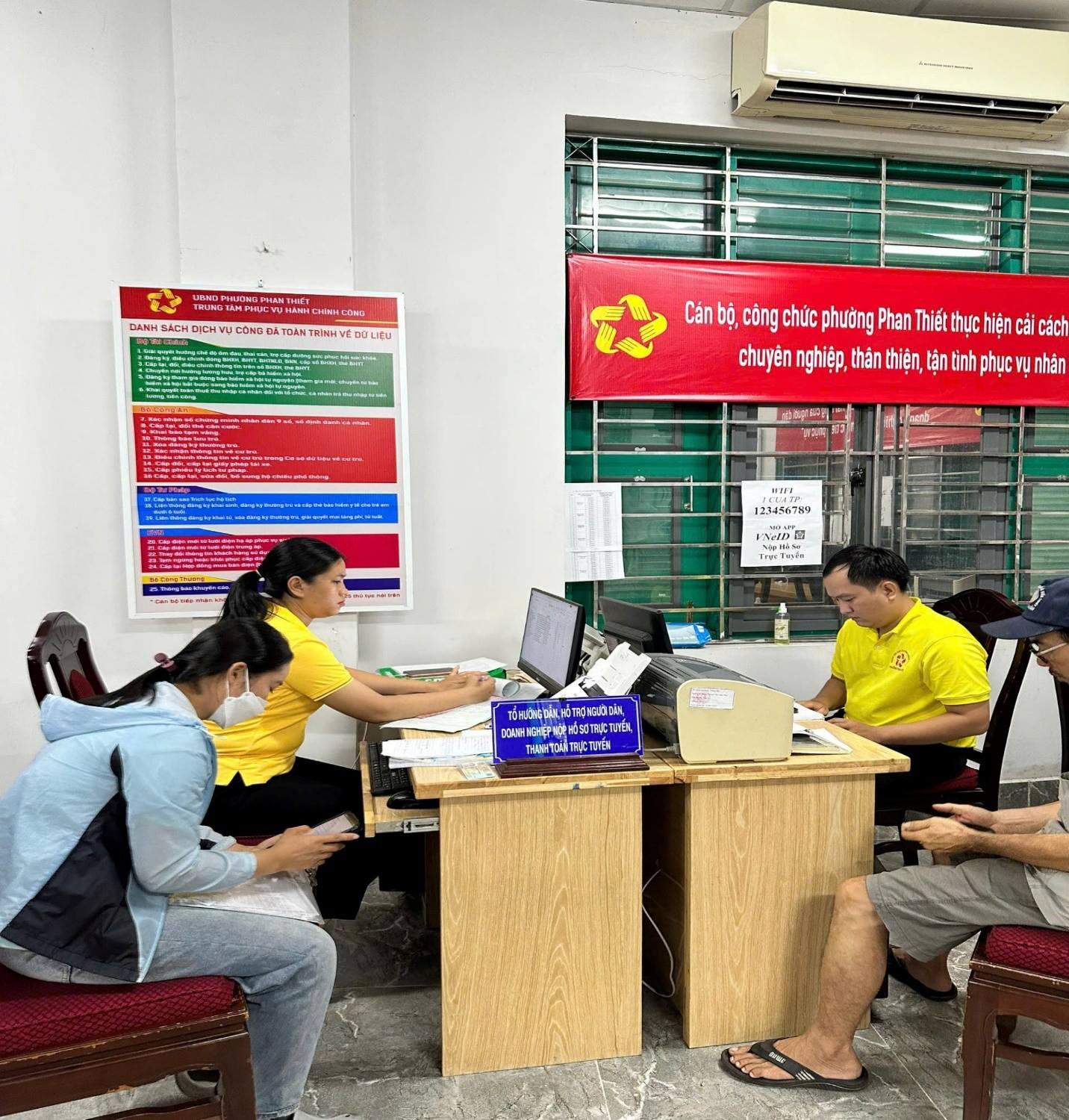 CẢI CÁCH HÀNH CHÍNH KHÔNG CHỈ LÀ CÔNG NGHỆ MÀ LÀ SỰ TẬN TÂM
