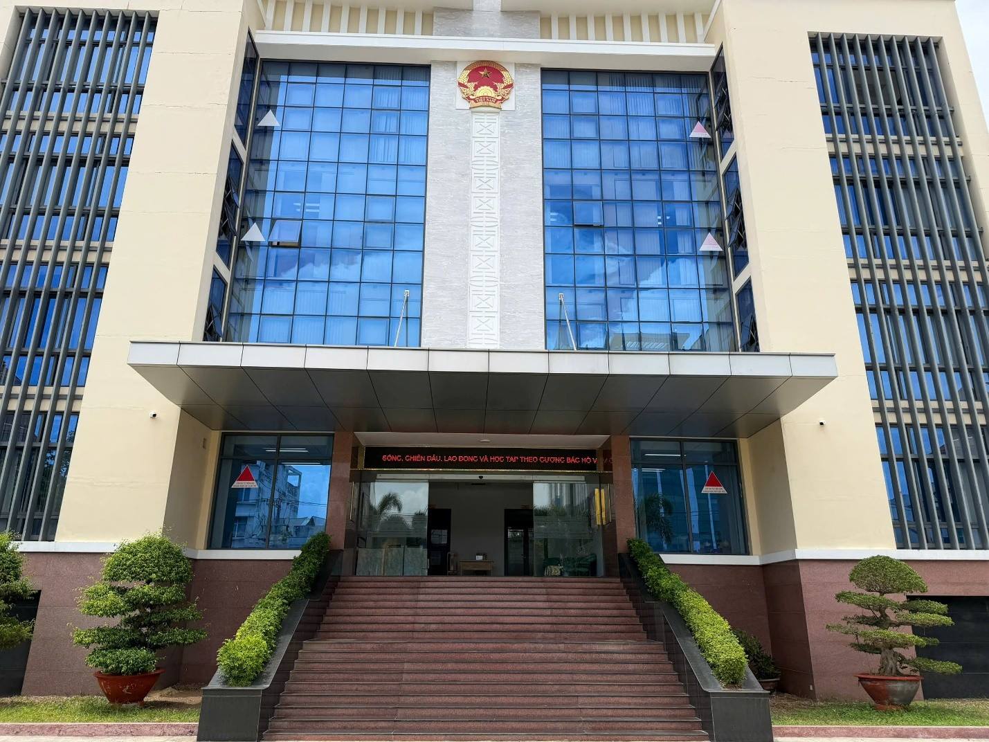 PHỔ BIẾN PHÁP LUẬT VỀ HÔN NHÂN VÀ GIA ĐÌNH: KHI NGƯỜI CHỒNG NGOẠI TÌNH, KHÔNG CHĂM LO CHO GIA ĐÌNH VÀ NGƯỜI VỢ ĐỨNG TRƯỚC VIỆC LY HÔN