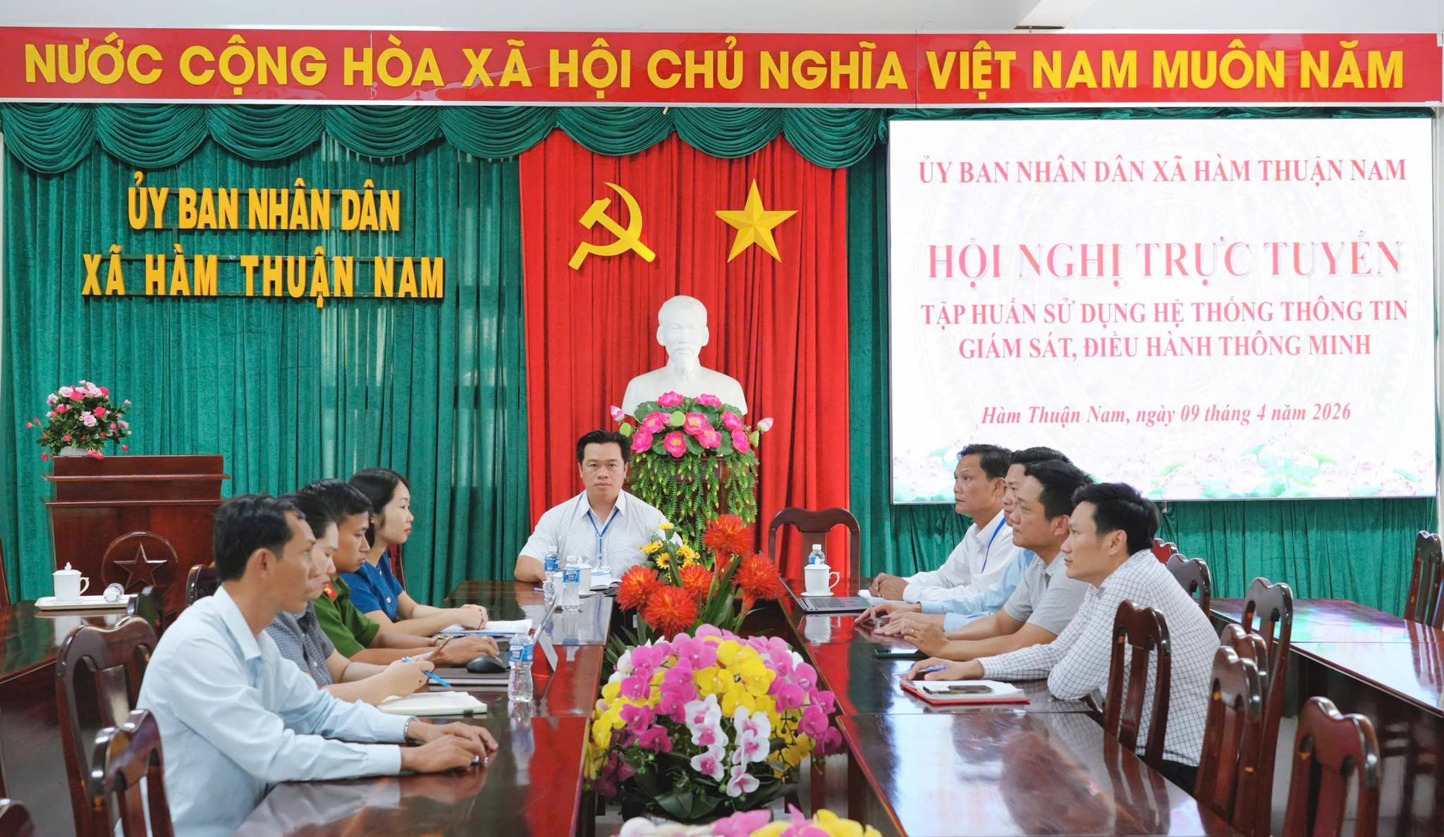 UBND xã Hàm Thuận Nam tham dự Hội nghị trực tuyến tập huấn sử dụng Hế thống thông tin giám sát, điều hành thông minh (IOC)