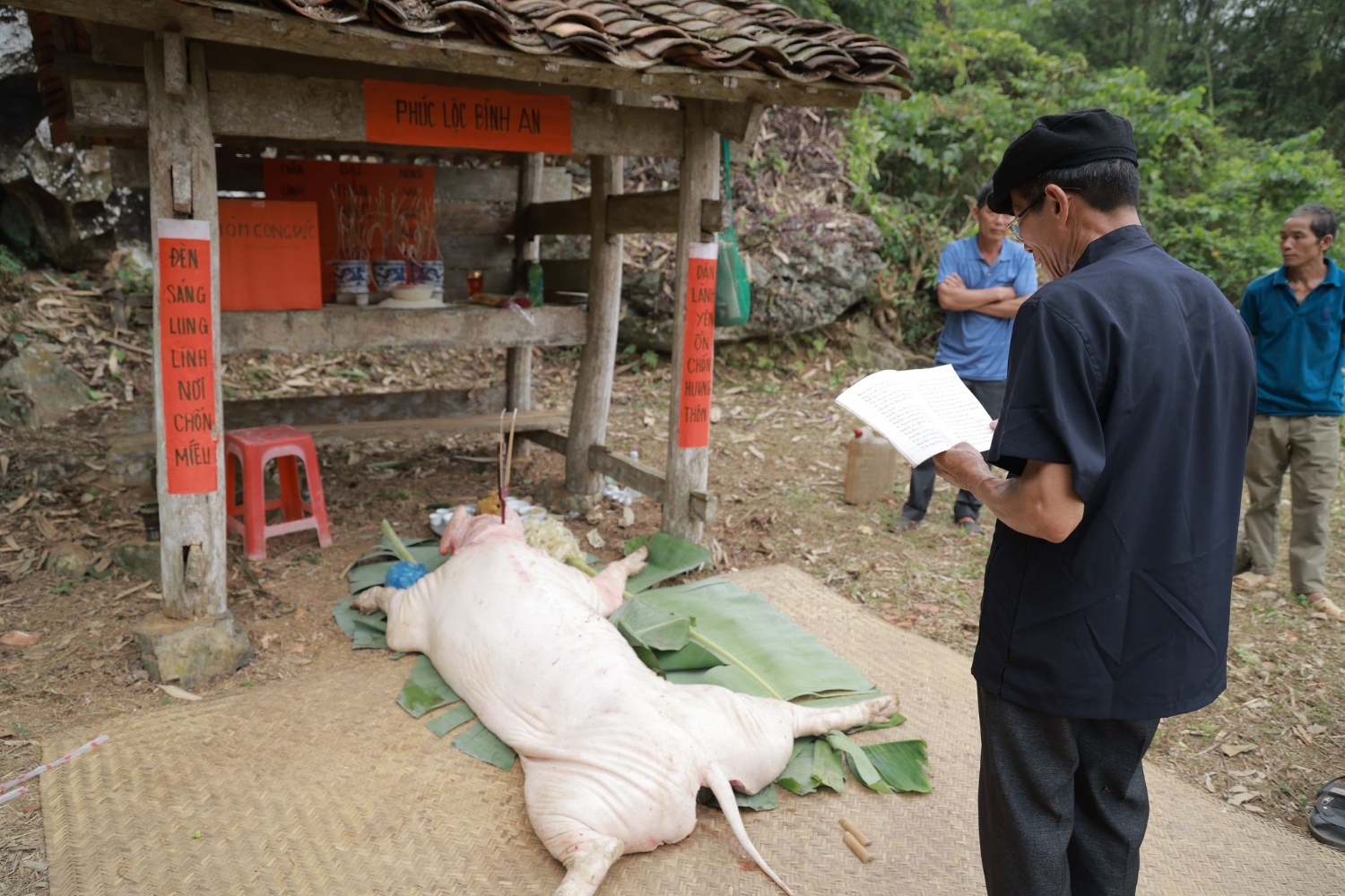 2 Miếu Thần Nông The Vinh, thầy Tào 1