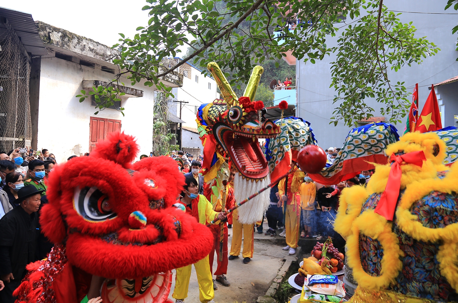 5 Rong mua quanh mo nuoc