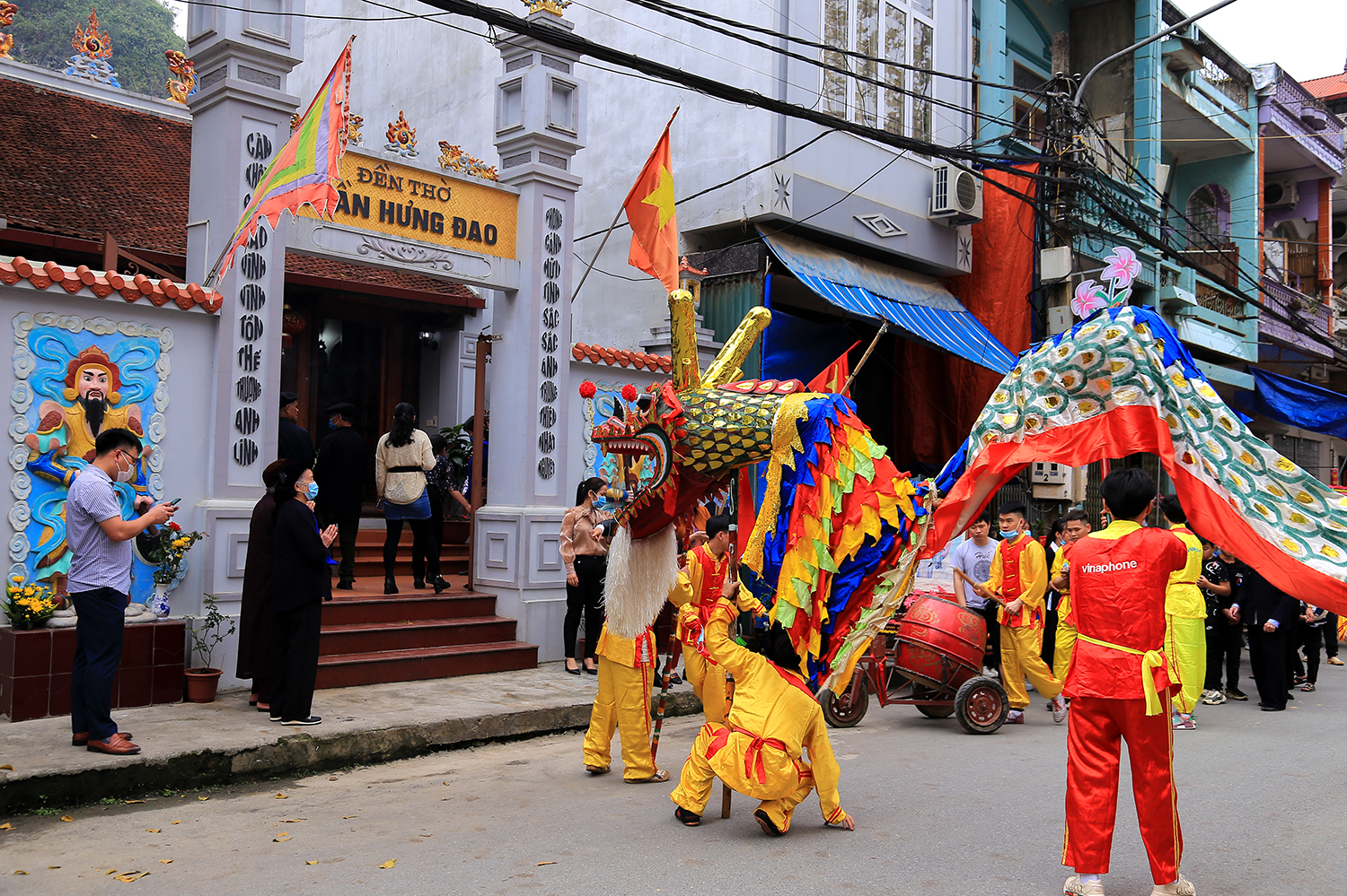 8 Thuc hien nghi le tai Den tho Tran Hung Dao
