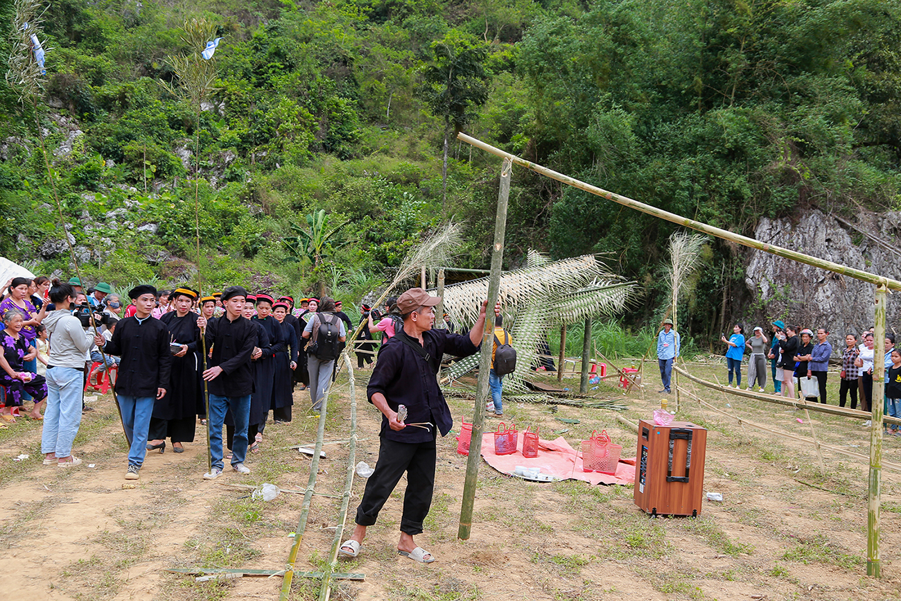 9 IMG 9842 dỡ trại tiễn Hai