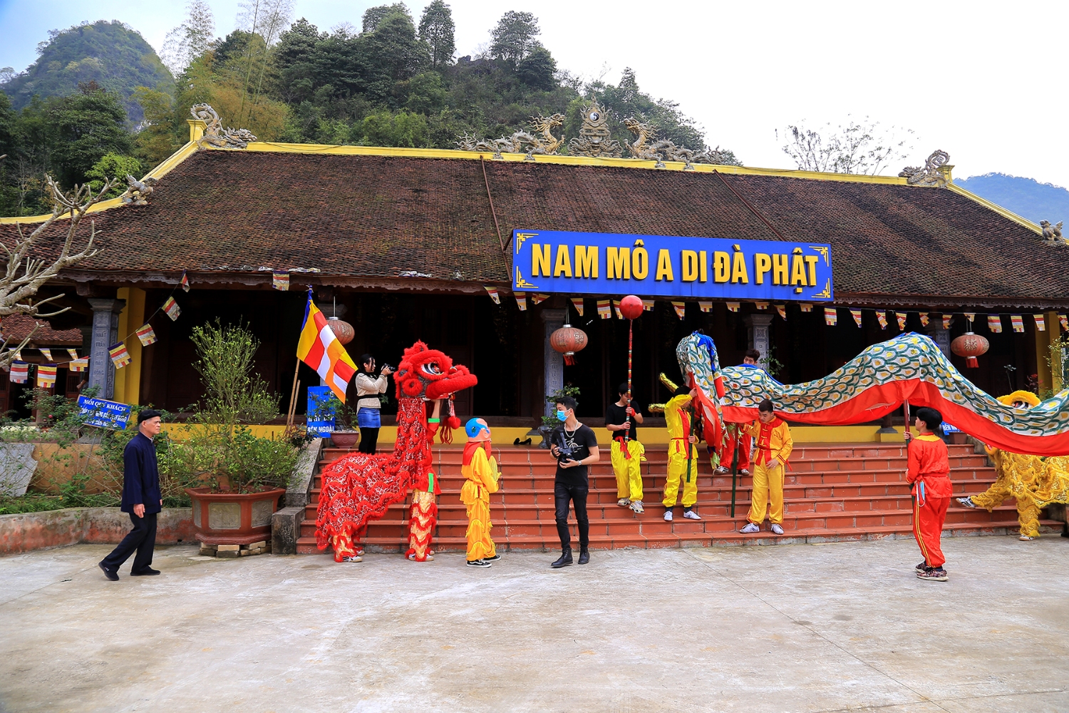 9 Thuc nghi le tai Chua