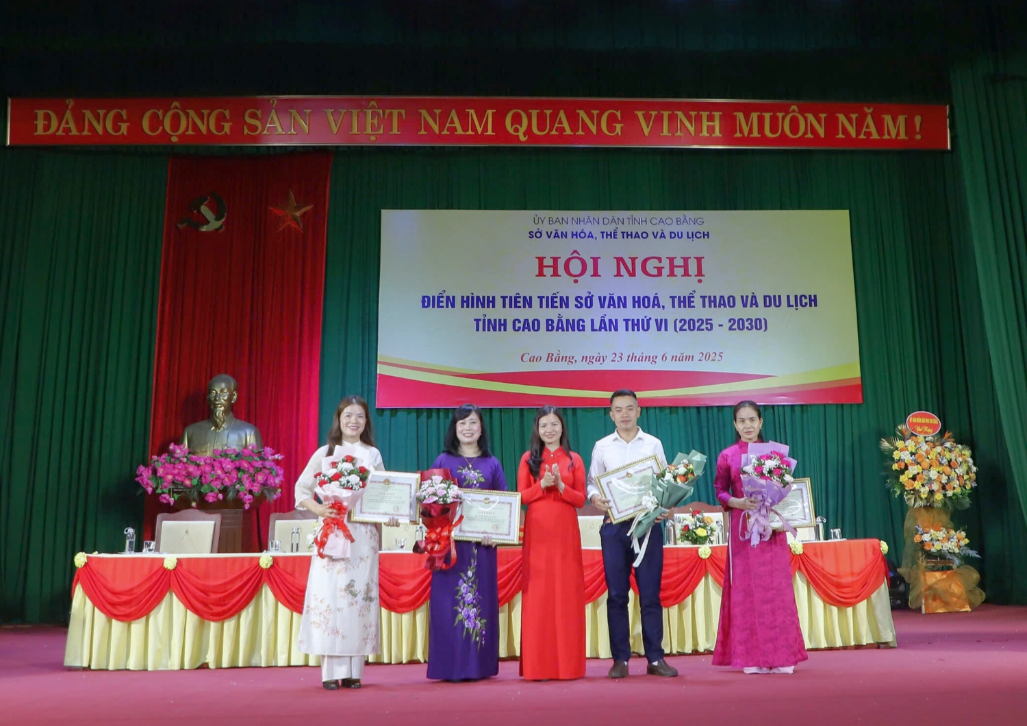 z6736120682647 642b82b1ca1f5b9b35179d9359f84f41 – Đã sửa – Đã sửa