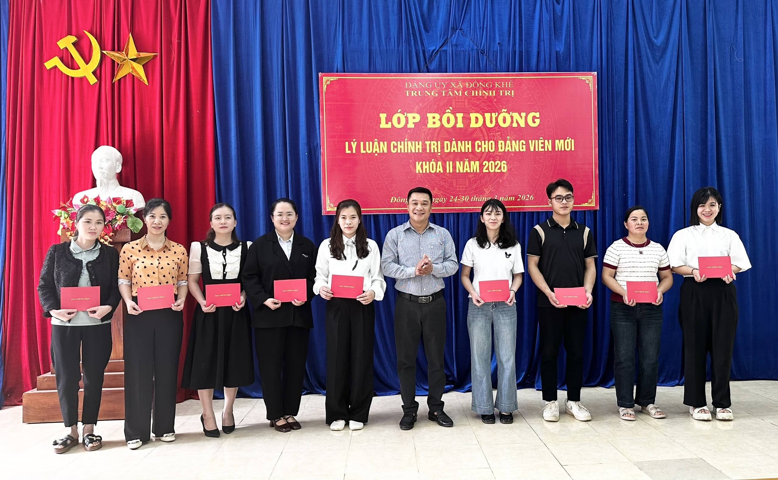 Bế giảng lớp bồi dưỡng lý luận chính trị dành cho đảng viên mới khóa II năm 2026