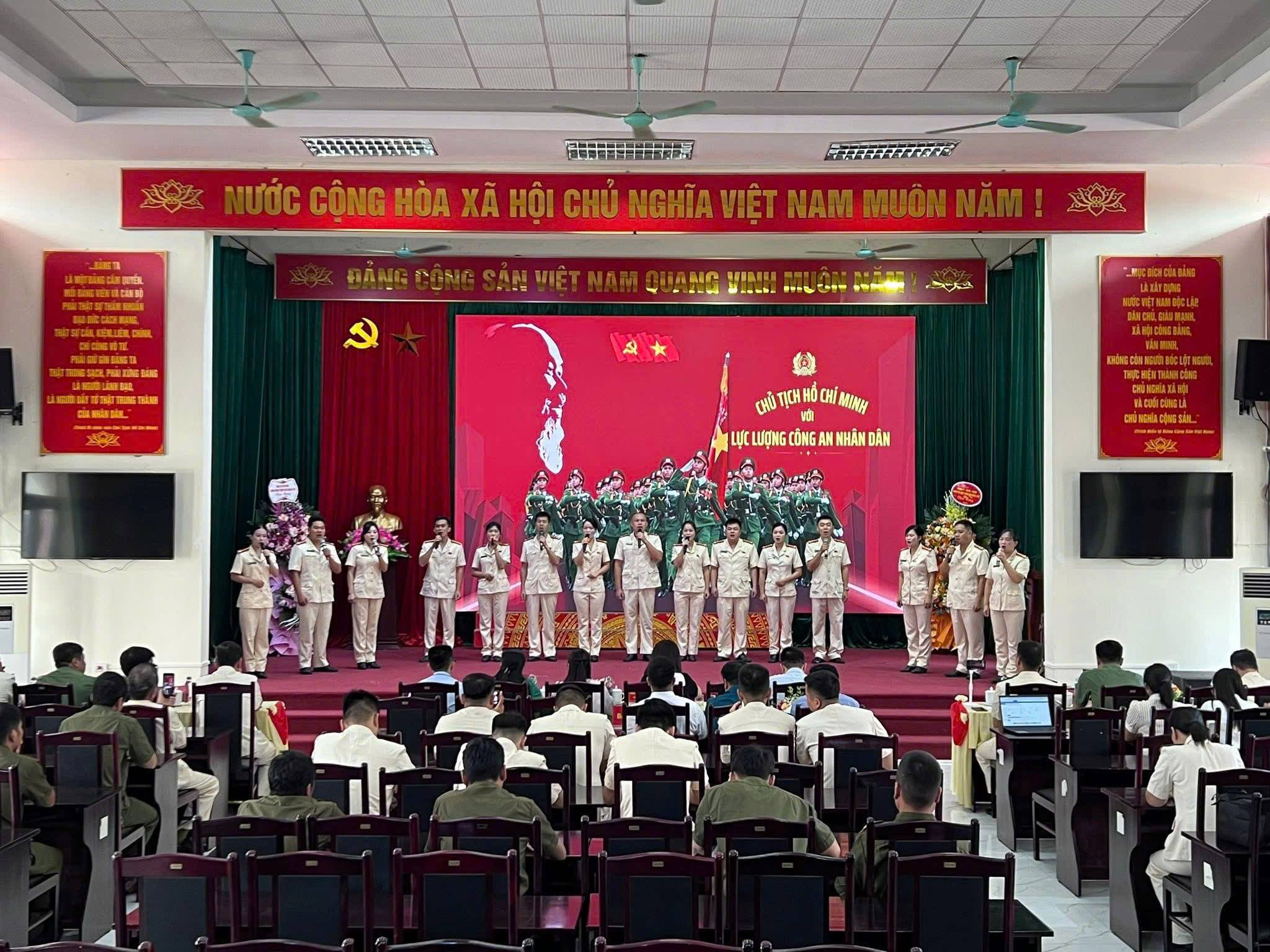 Xã Đông Khê tổ chức Lễ kỷ niệm 80 năm Ngày truyền thống Công an nhân dân Việt Nam