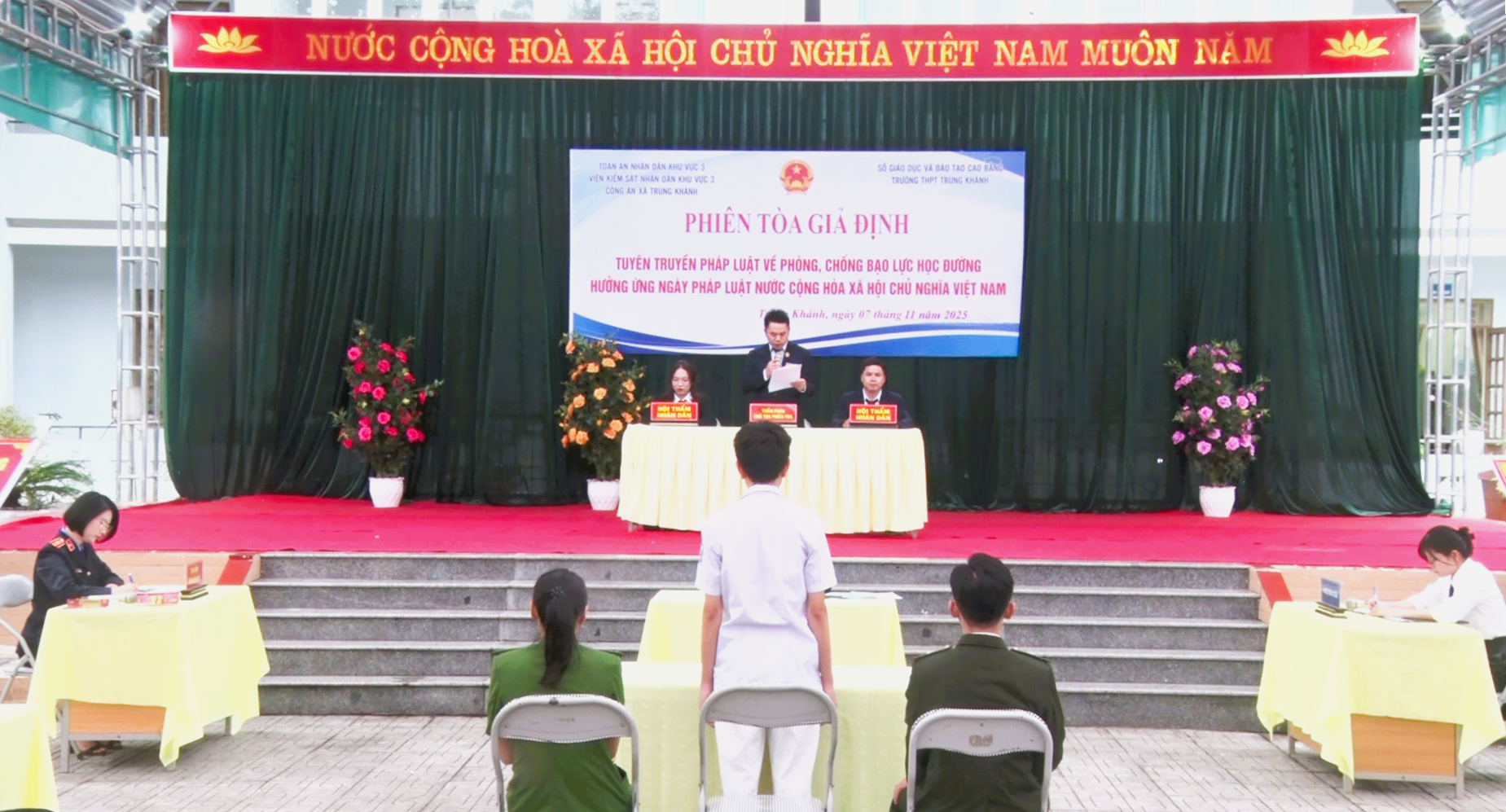 Trường THPT Trùng Khánh tổ chức chương trình ngoại khóa tuyên truyền, phổ biến giáo dục pháp luật