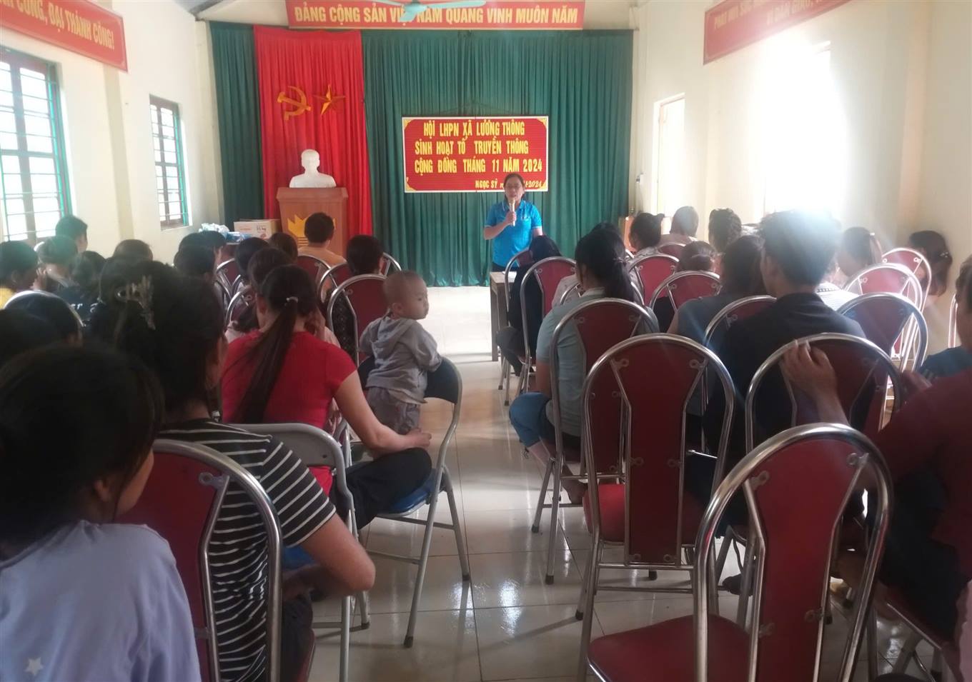 Sinh hoạt tổ truyền thông cộng đồng xóm ngọc Sỹ xã Lương Thông