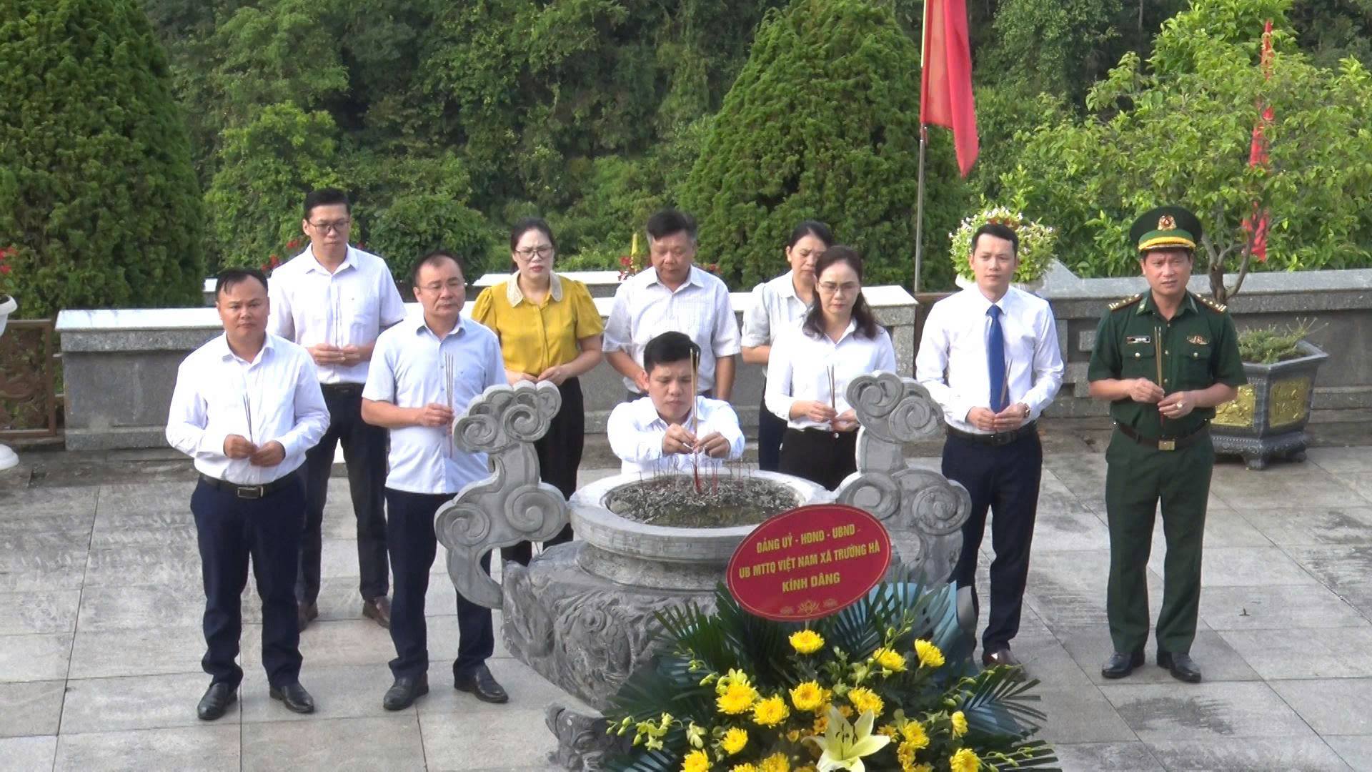 Trường Hà - Lễ viếng nghĩa trang, nhà bia, đền thờ, nhà tưởng niệm và tổ chức đêm thắp nến tri ân nhân ngày 27/7