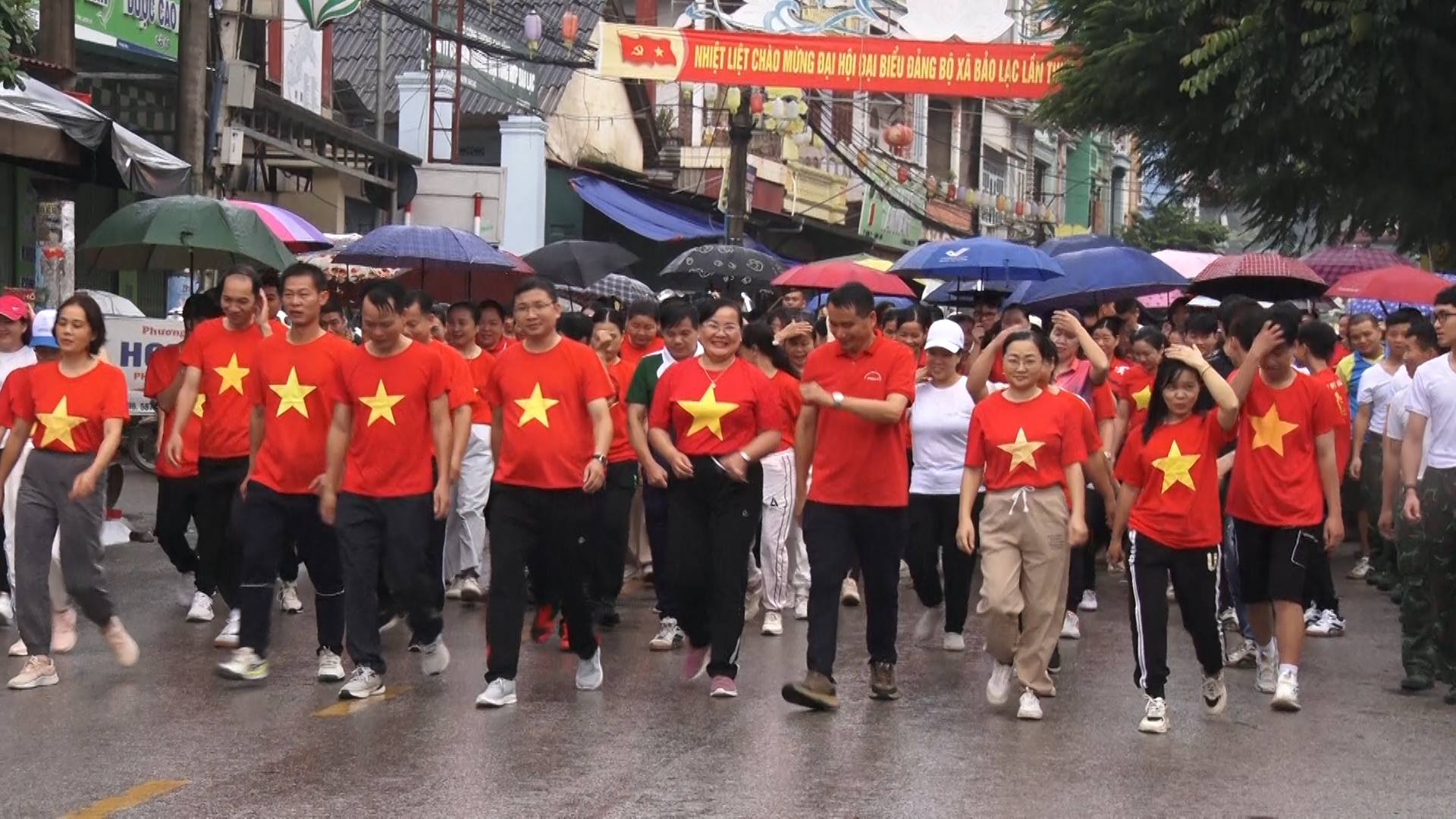 UBND xã Bảo Lạc hưởng ứng hoạt động “Cùng Việt Nam tiến bước”