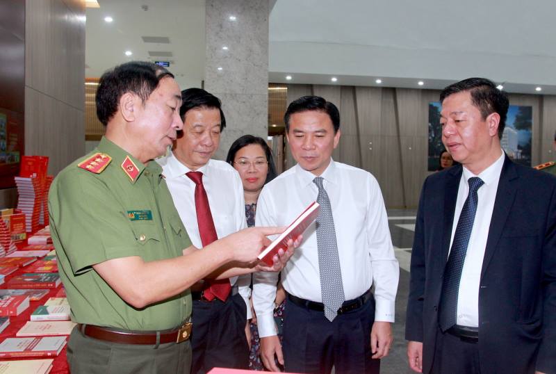 anh tin bai
