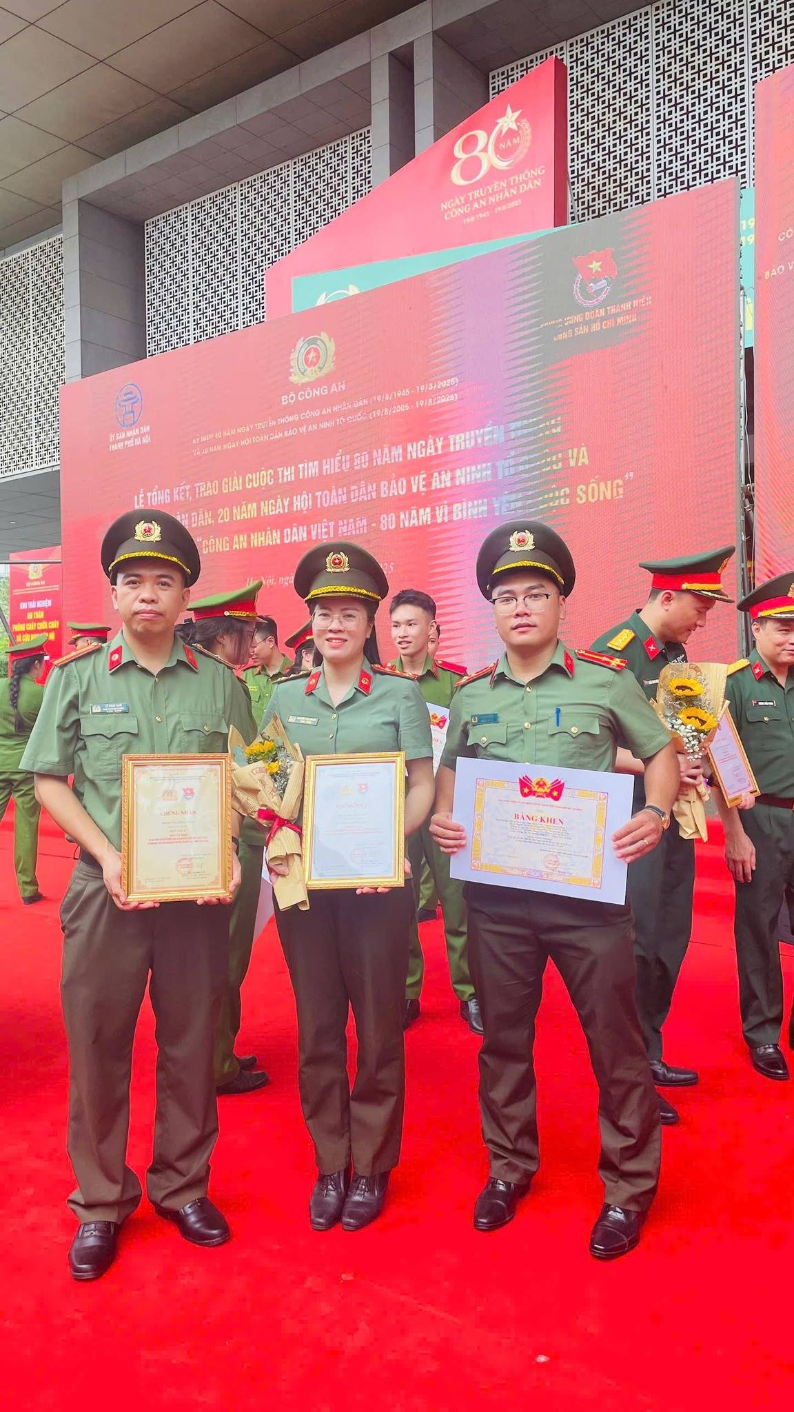 anh tin bai