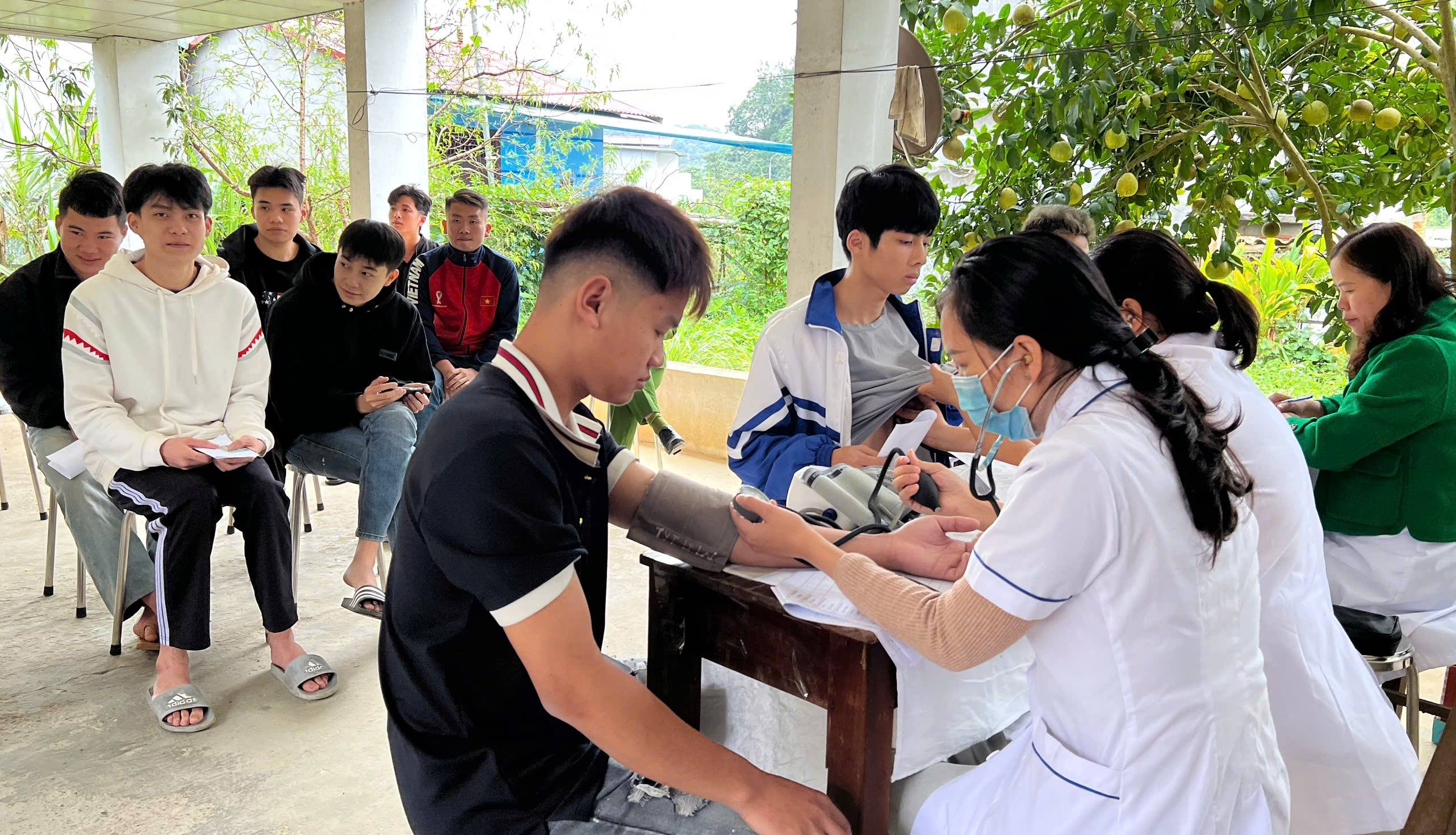 XÃ ĐÔNG KHÊ KHÁM SƠ TUYỂN NGHĨA VỤ QUÂN SỰ NĂM 2026