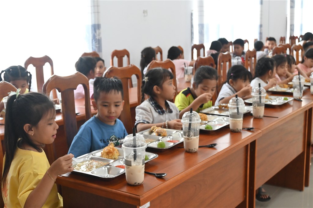 Tổ chức tết cho các em thiếu nhi