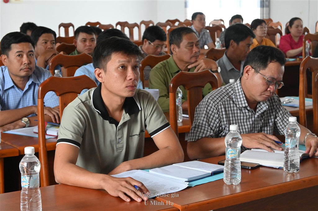 Đảng viên tiếp thu ý kiến chỉ đạo của Đảng ủy