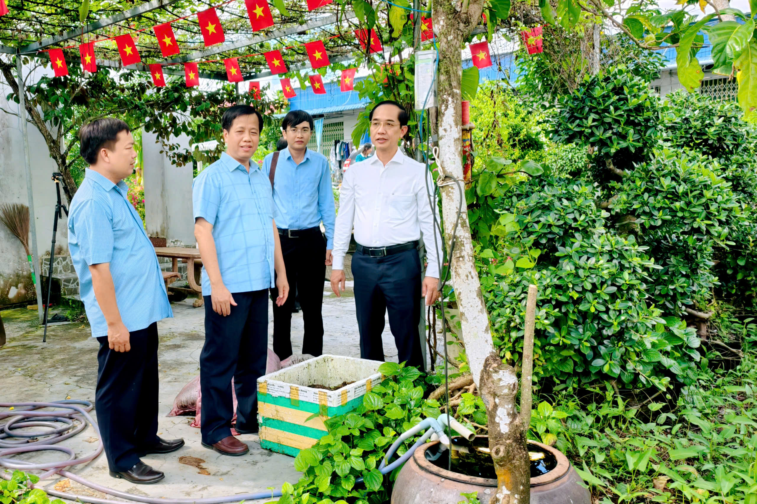 Tăng cường giám sát sốt xuất huyết tại xã Năm Căn