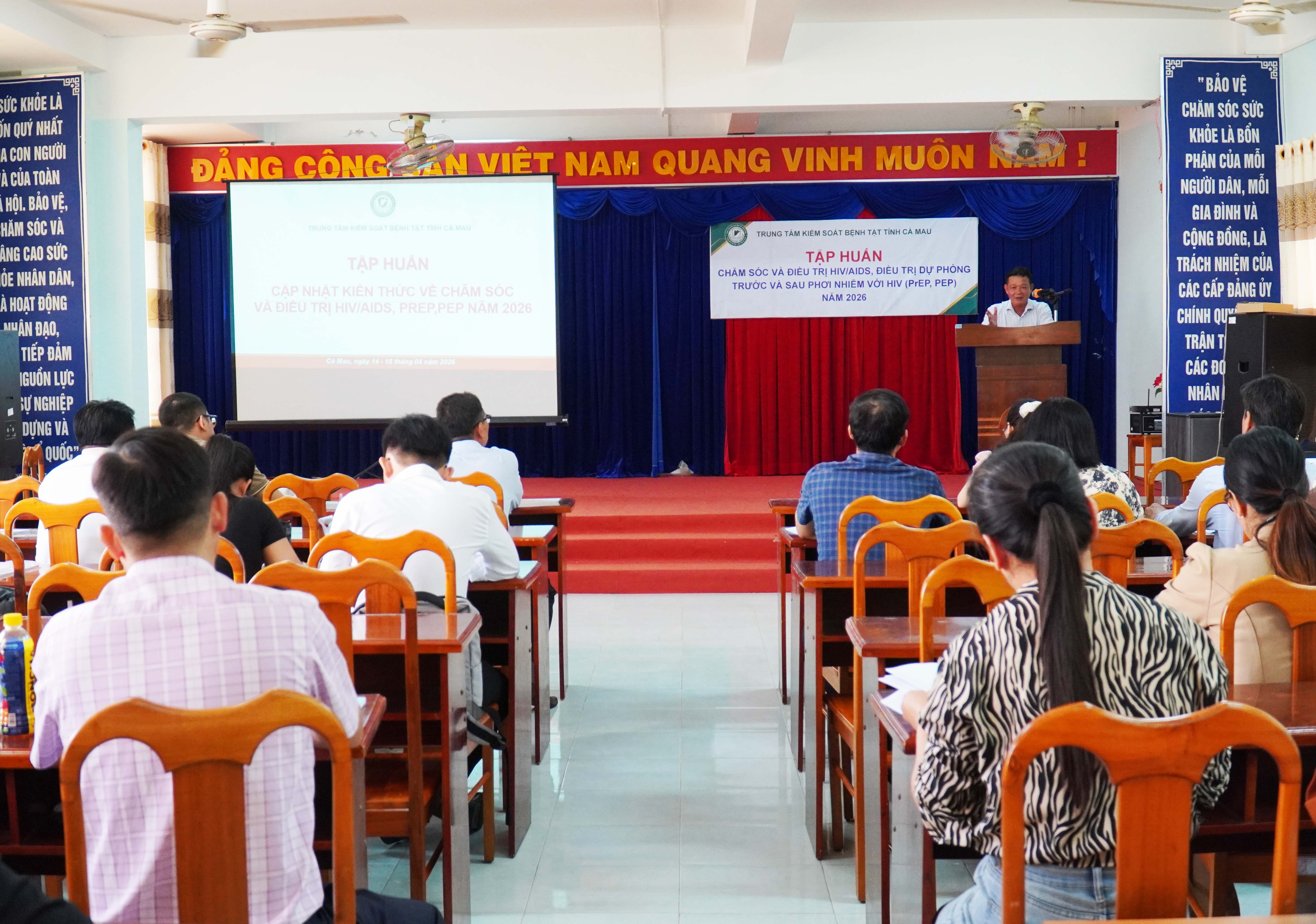 Tập huấn nâng cao năng lực chăm sóc, điều trị HIV/AIDS và dự phòng phơi nhiễm HIV (PrEP)