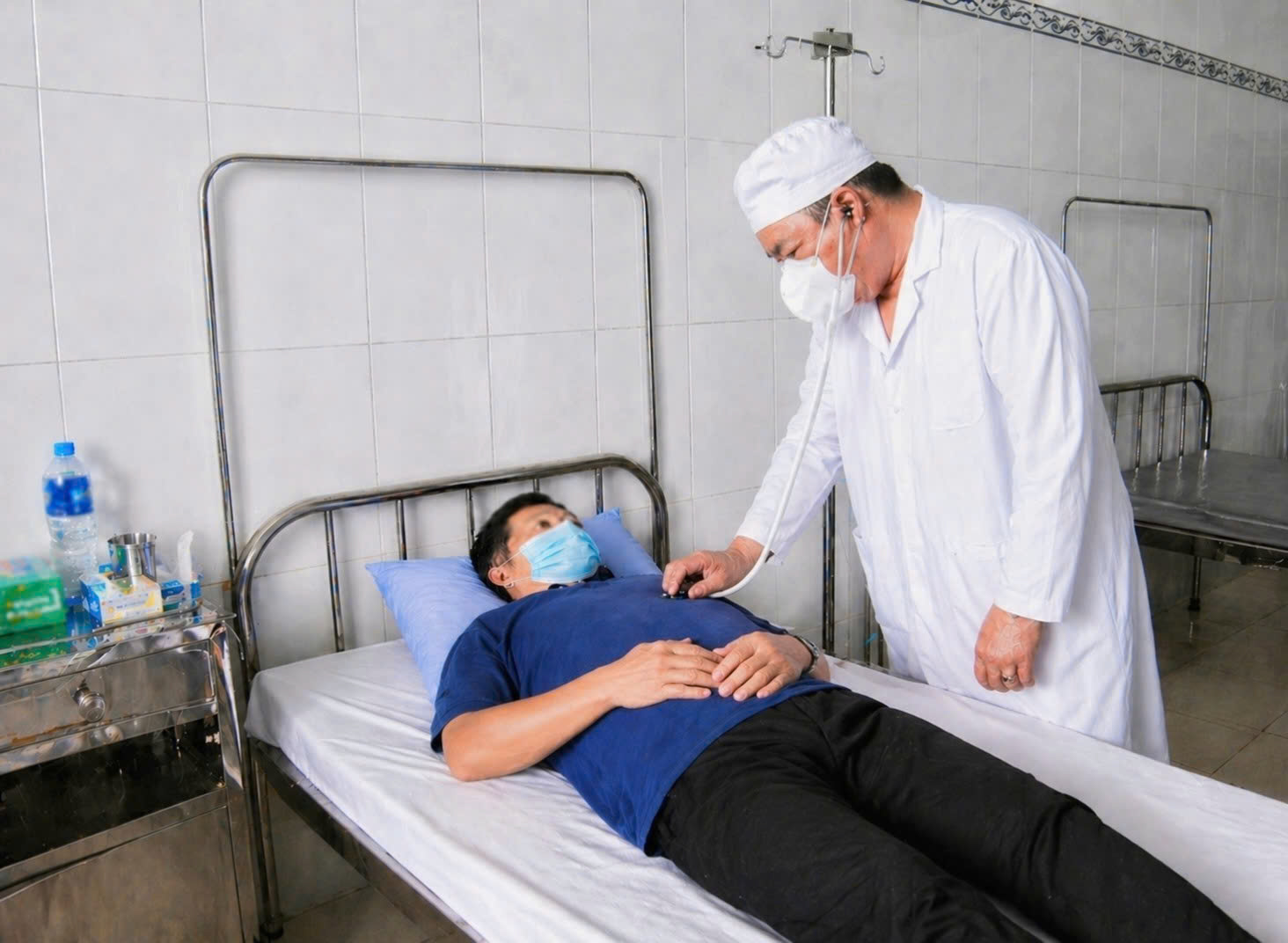 Lao kháng thuốc: Hệ lụy từ những sai lầm trong điều trị