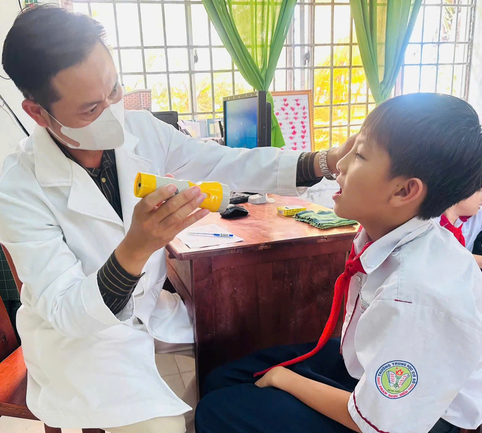 Tăng cường chăm sóc sức khỏe răng miệng học đường