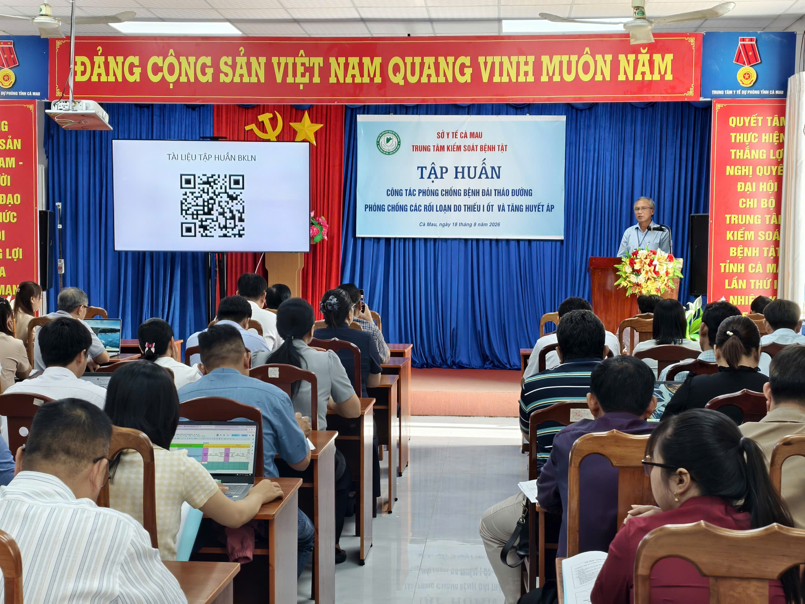 Tập huấn phòng, chống bệnh không lây nhiễm cho cán bộ y tế tuyến cơ sở