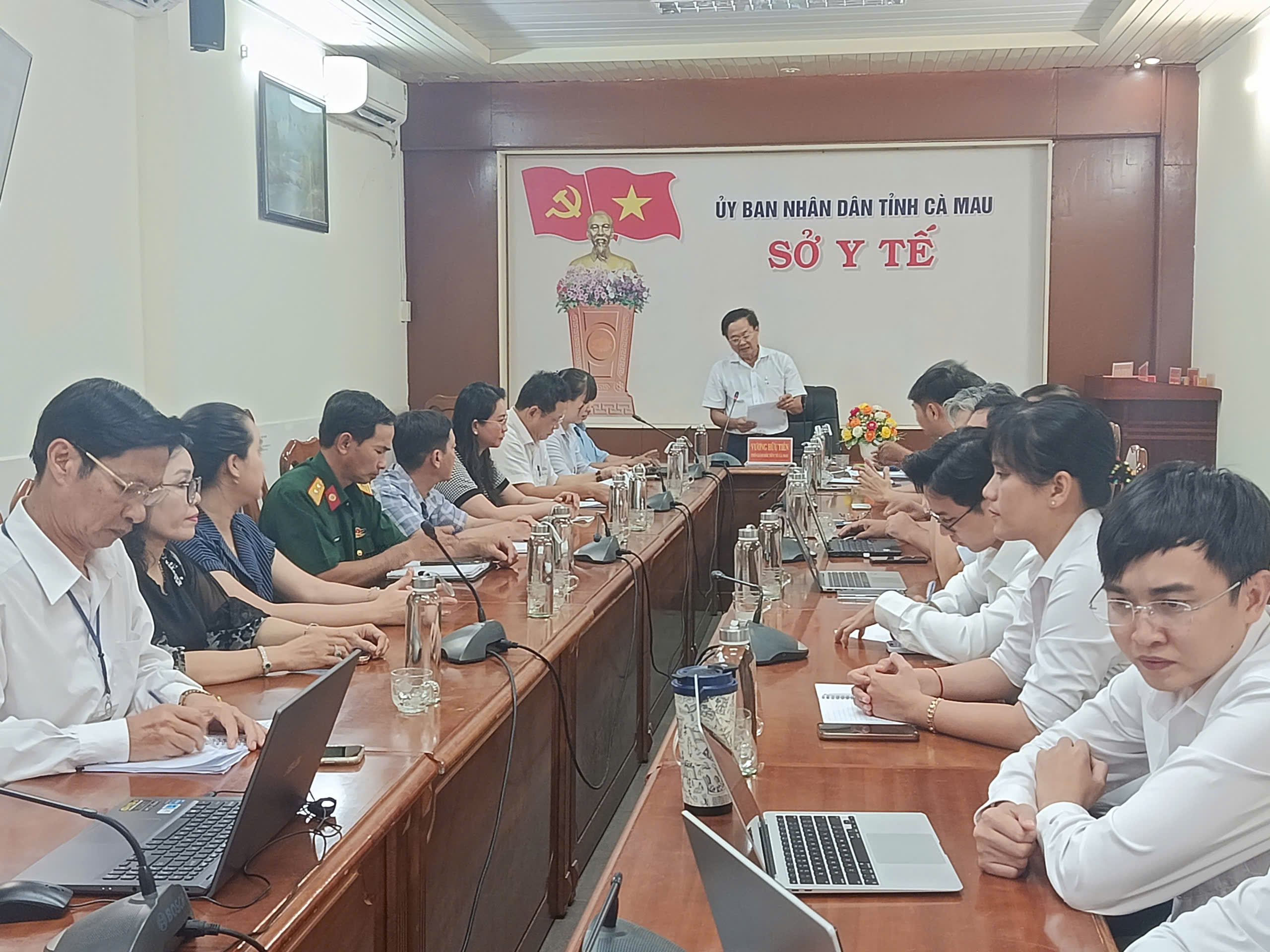Sở Y tế Cà Mau triển khai khám sức khỏe đợt 5 và phòng, chống dịch bệnh mùa tựu trường
