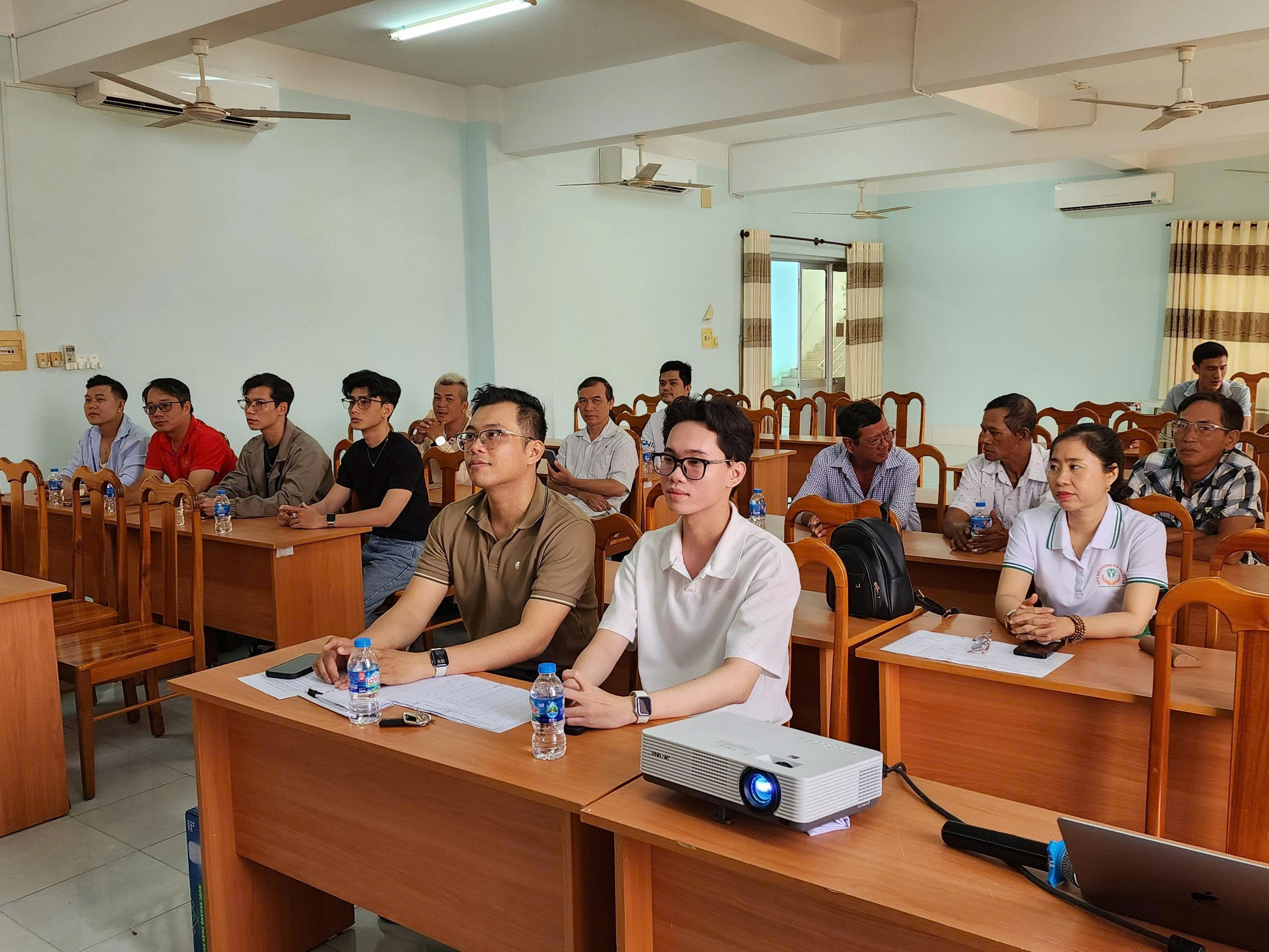 CDC Cà Mau tăng cường kỹ năng phối hợp giữa tham vấn cộng đồng và nhân viên y tế trong phòng, chống HIV/AIDS