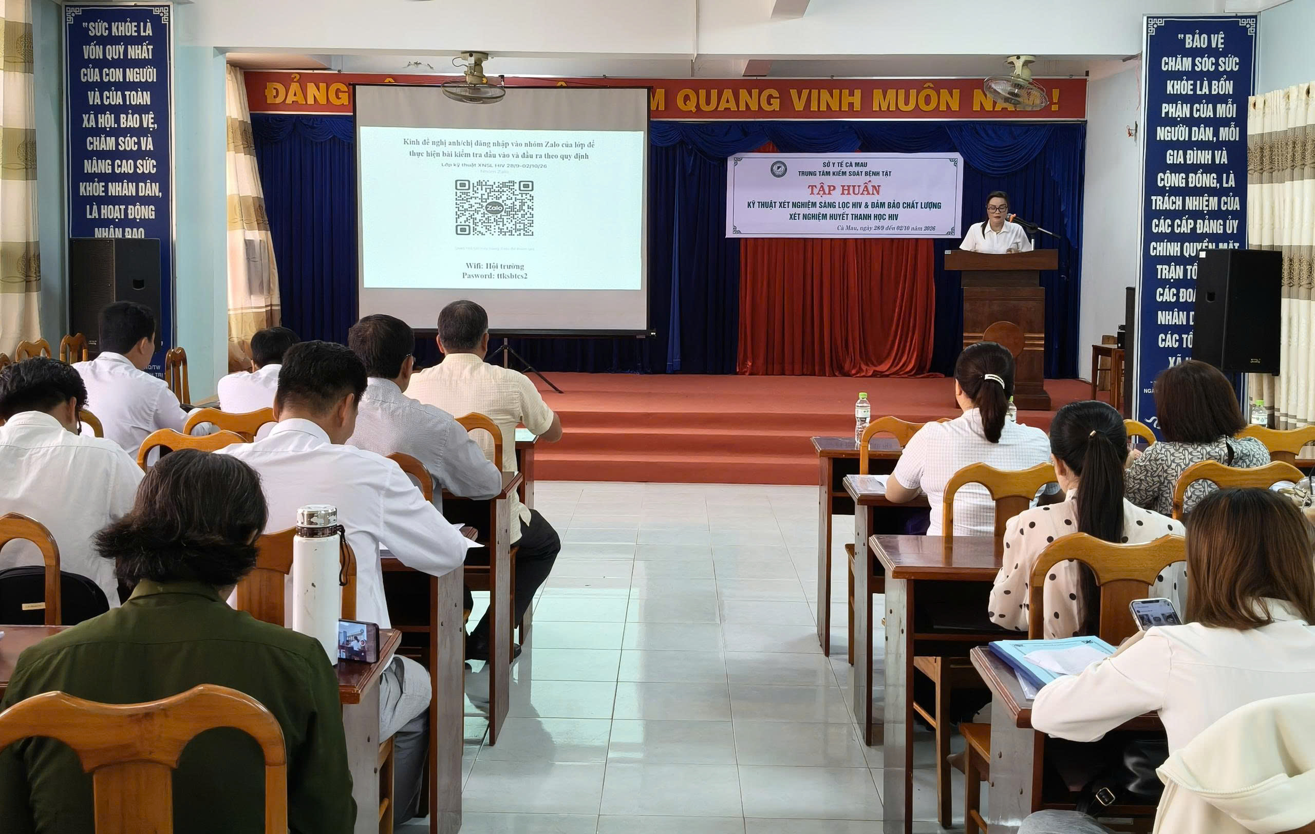 Tập huấn nâng cao năng lực xét nghiệm HIV