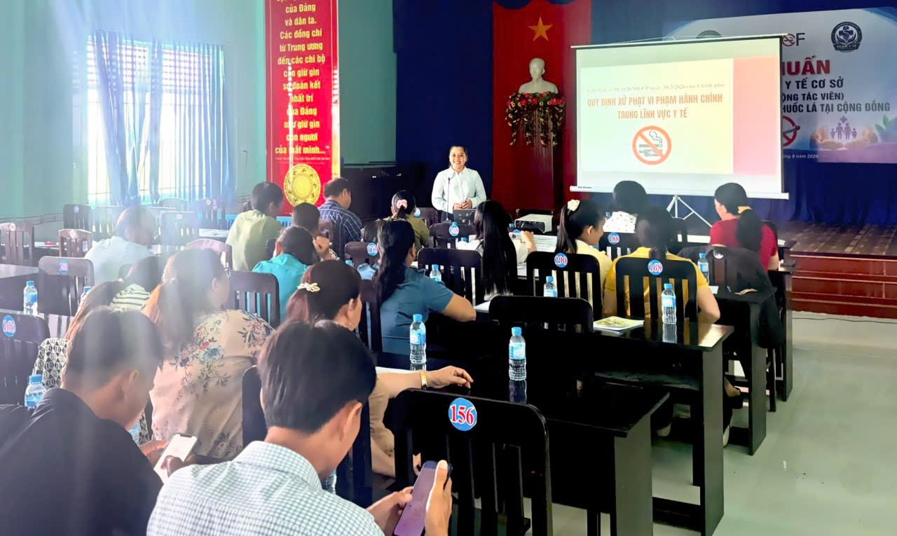 Tập huấn hướng dẫn tư vấn cai nghiện thuốc lá tại cộng đồng