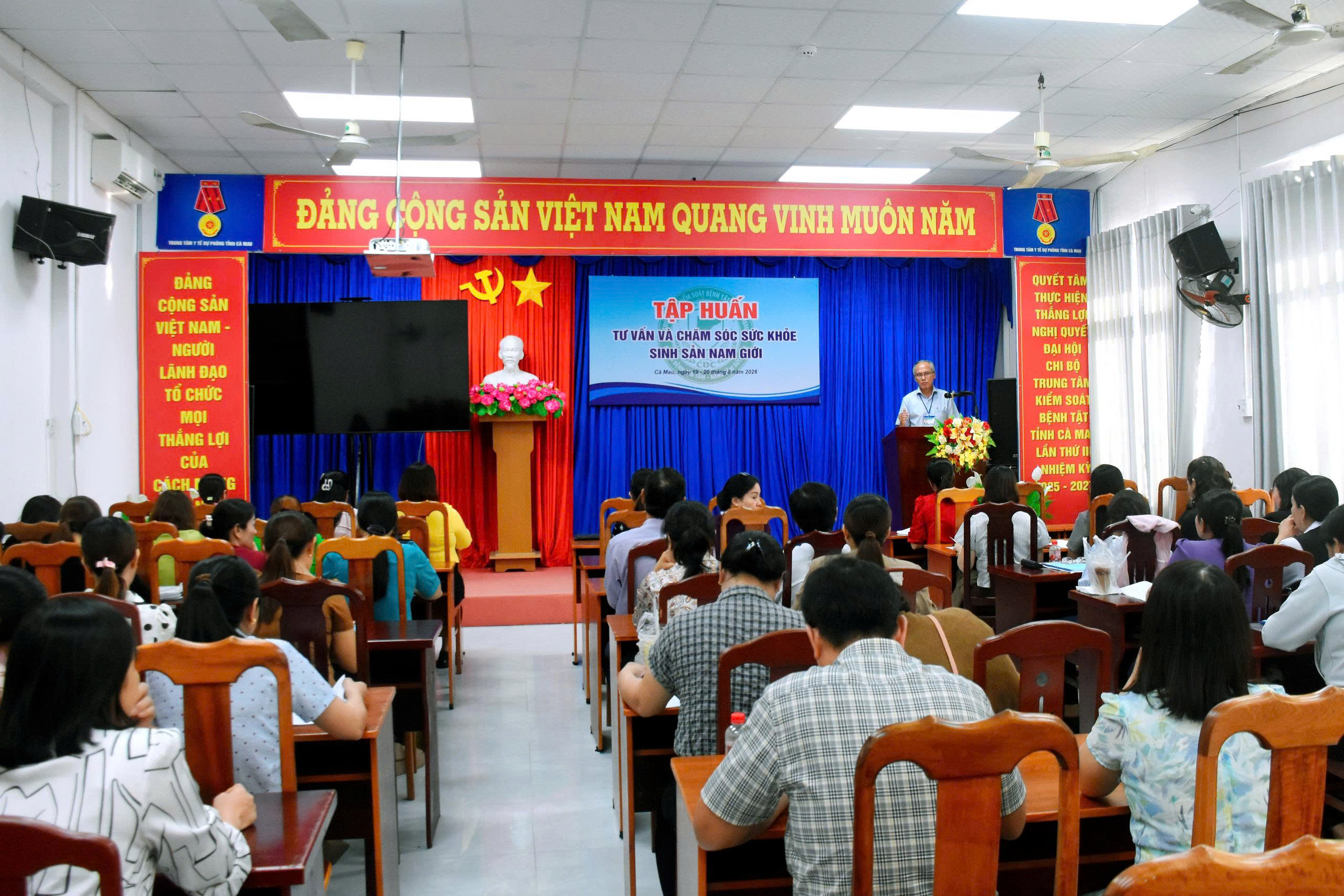 Tập huấn Tư vấn và chăm sóc sức khỏe sinh sản nam giới