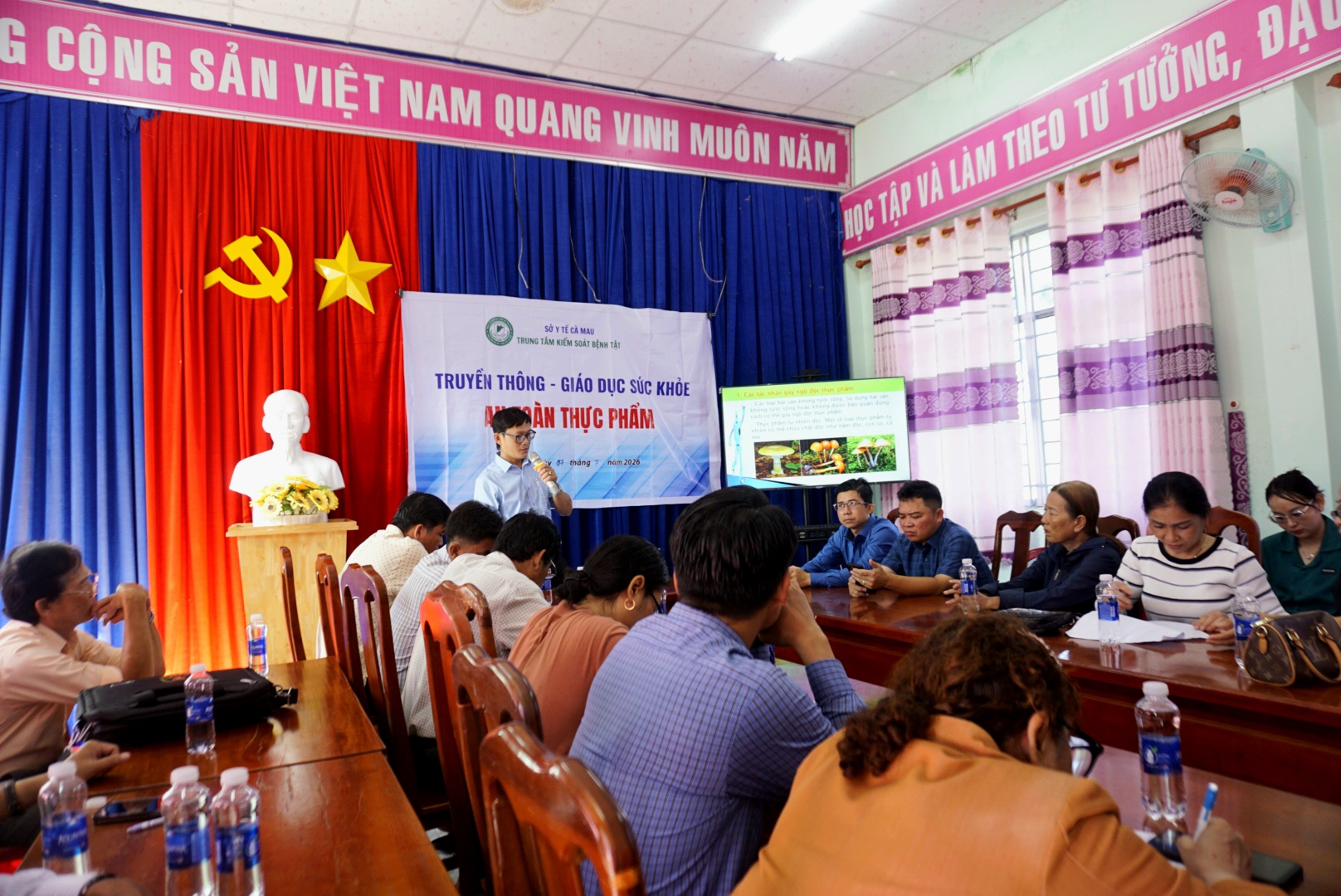Truyền thông cộng đồng về an toàn thực phẩm tại xã Phú Mỹ