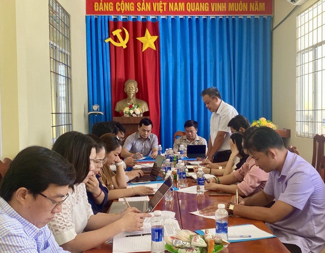 Trạm Y tế phường Lý Văn Lâm tiếp đoàn Sở Y tế kiểm tra, giám sát công tác chuyển đổi số y tế