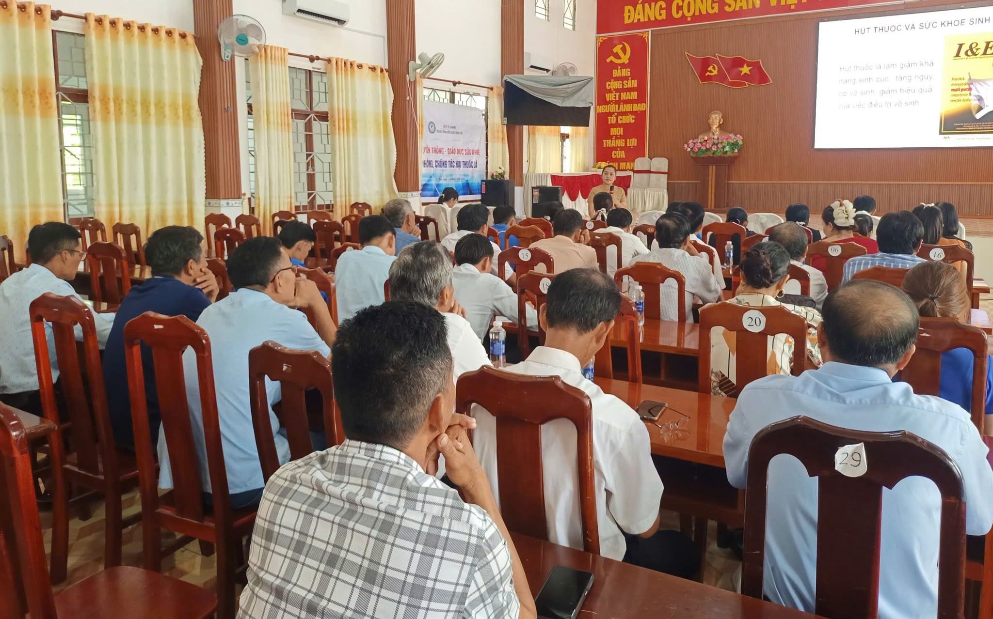Truyền thông phòng, chống tác hại thuốc lá tại xã Tân Hưng