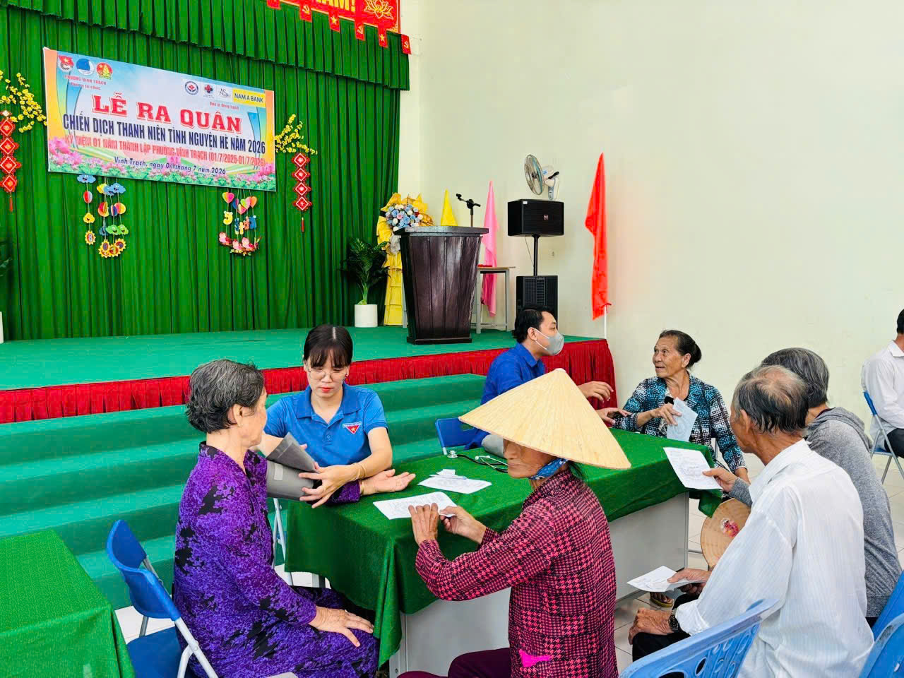 BVĐKKV Bạc Liêu khám bệnh, cấp phát thuốc miễn phí cho người dân