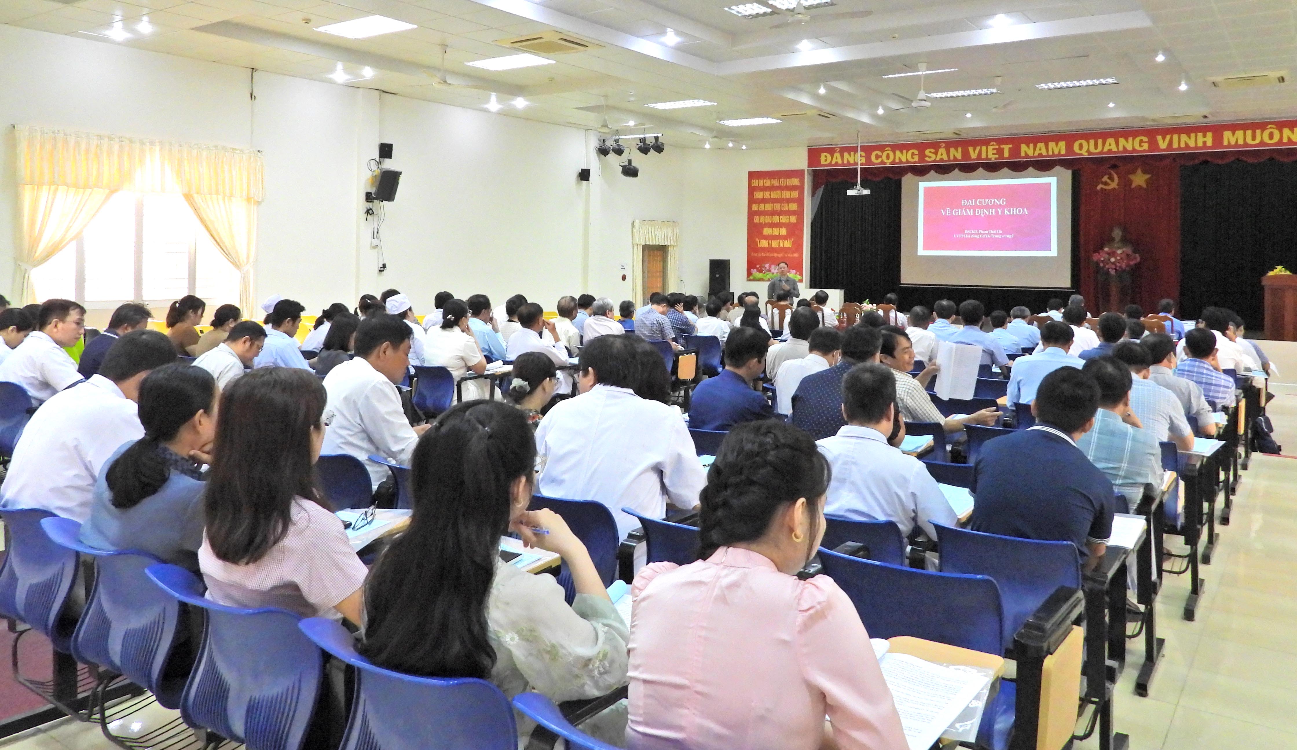 Đào tạo chuyên môn, nghiệp vụ giám định y khoa