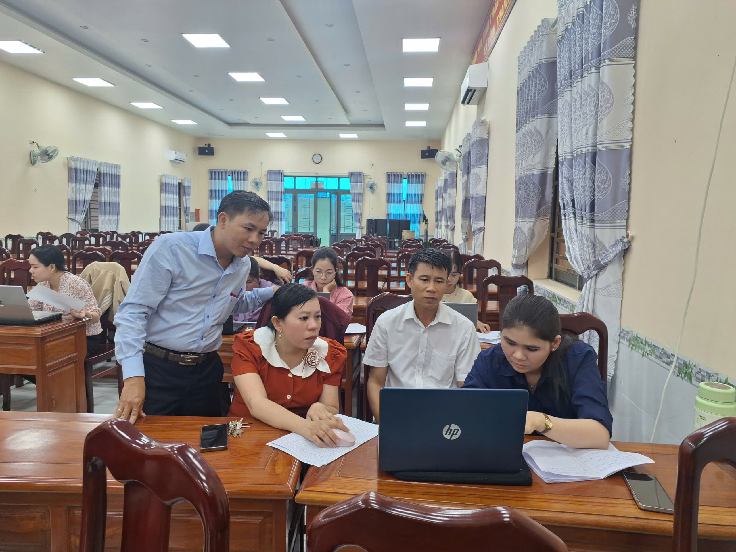 Đẩy mạnh cập nhật hồ sơ sức khỏe điện tử trong chiến dịch khám sức khỏe toàn dân đợt 5