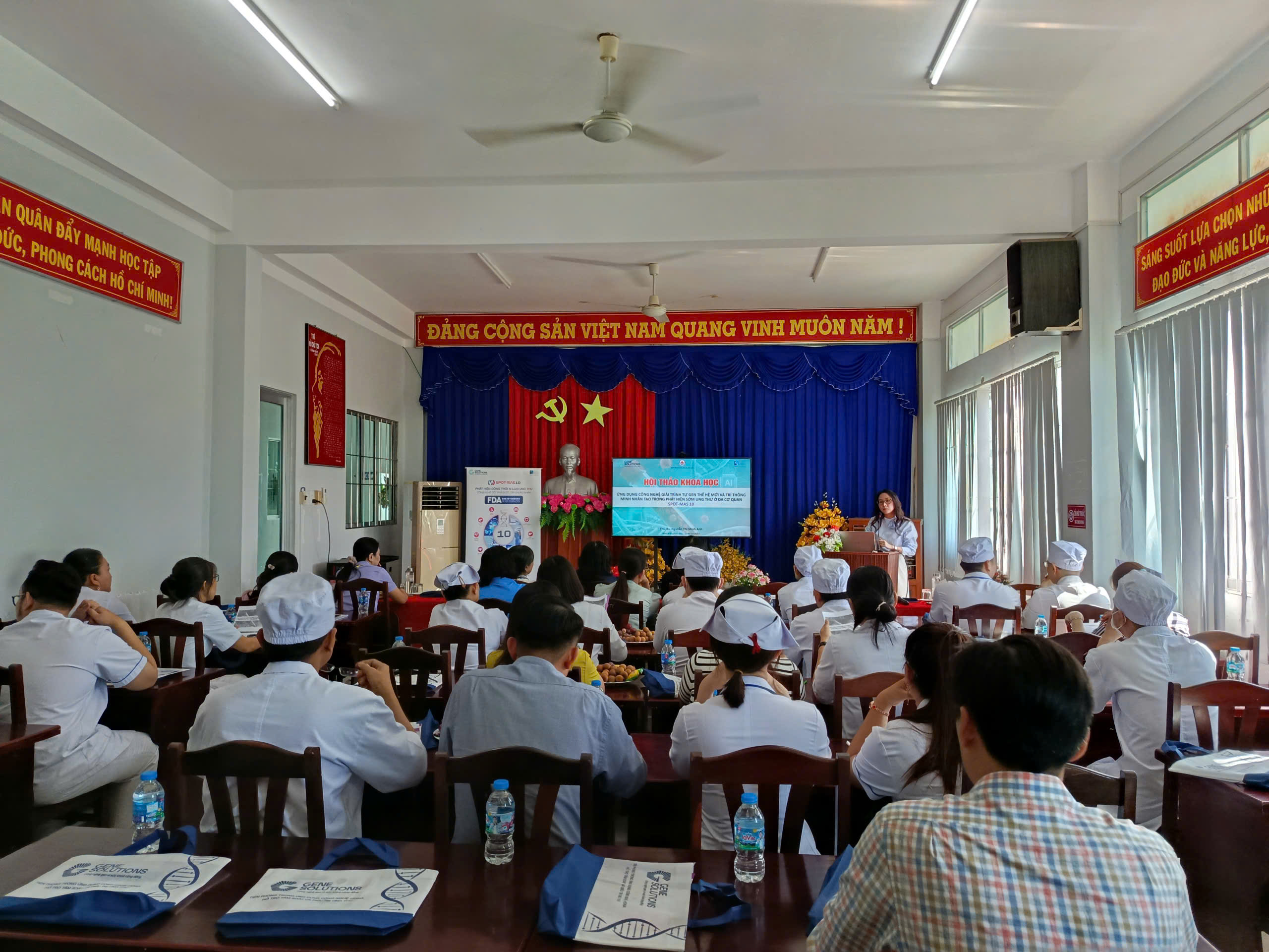 Sinh hoạt khoa học cập nhật ứng dụng công nghệ giải trình tự gen trong phát hiện sớm ung thư
